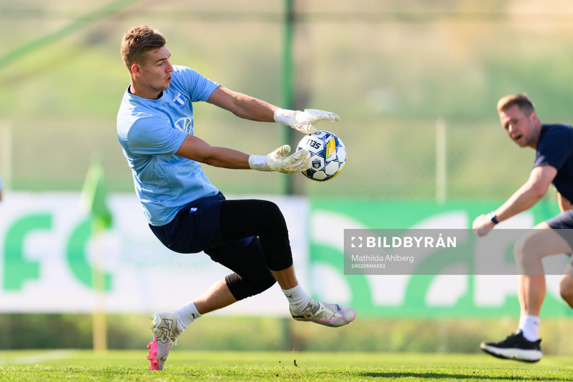 Malmö FFs målvakt Mathias Nilsson under en träning med Malmö FF den 6 februari 2024 i Estepona. 