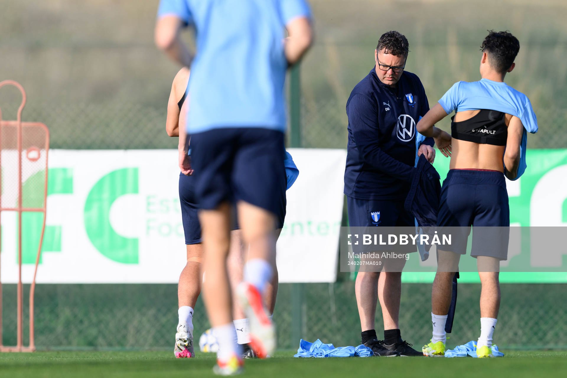 Malmö FFs materialförvaltare Daniel Möller under en träning med Malmö FF den 7 februari 2024 i Estepona. 