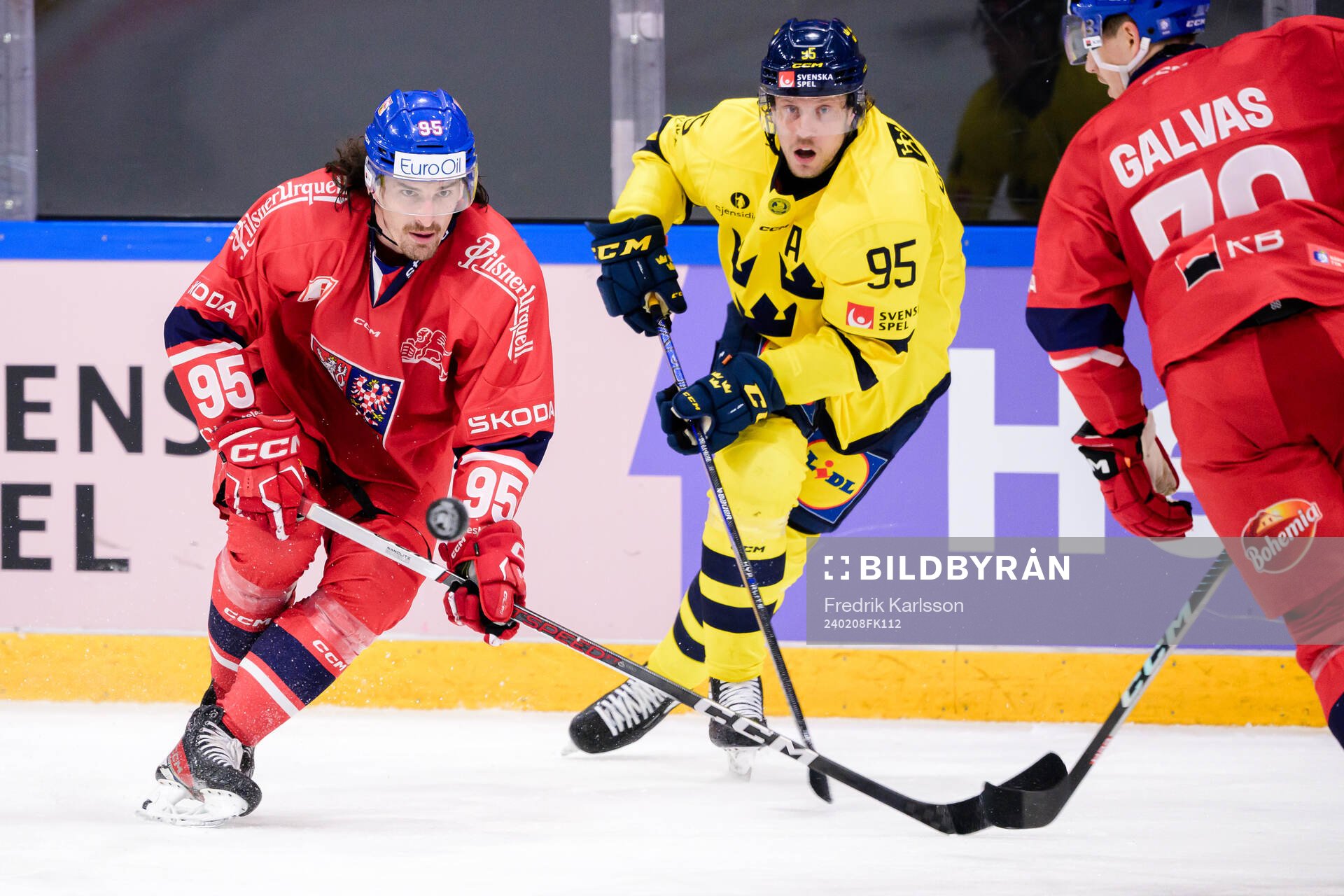 Daniel Vozenilek of Czech Republic and Jacob de la Rose of