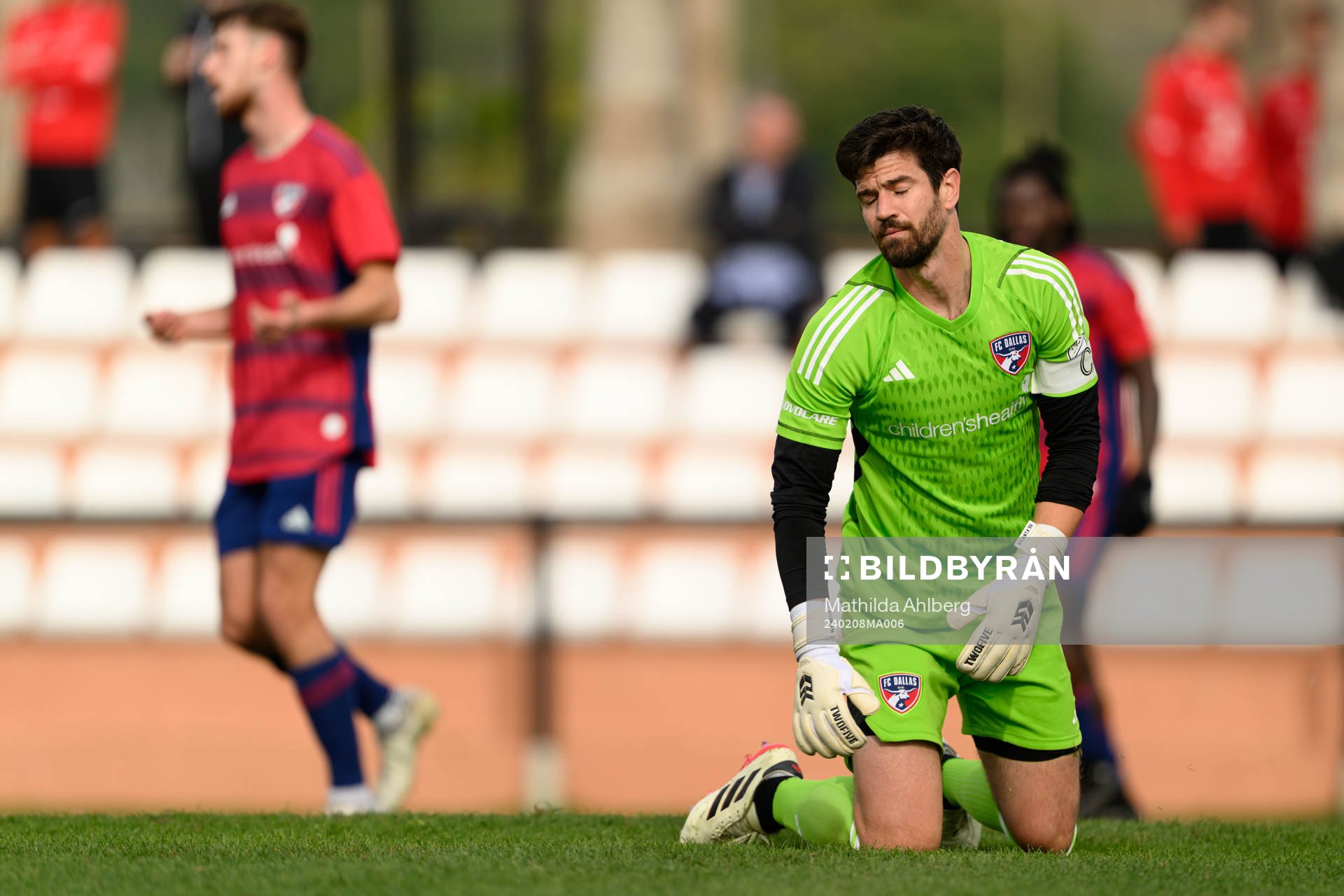 Goalkeeper Jimmy Maurer of Dallas looks dejected