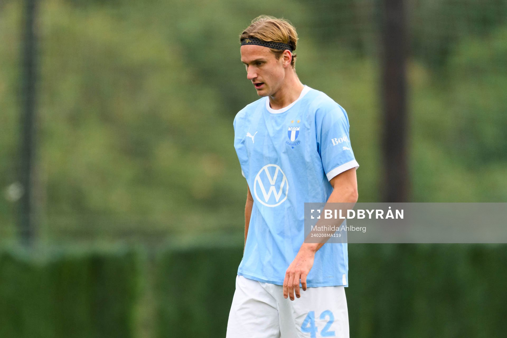 Erik Botheim of Malmö FF looks dejected