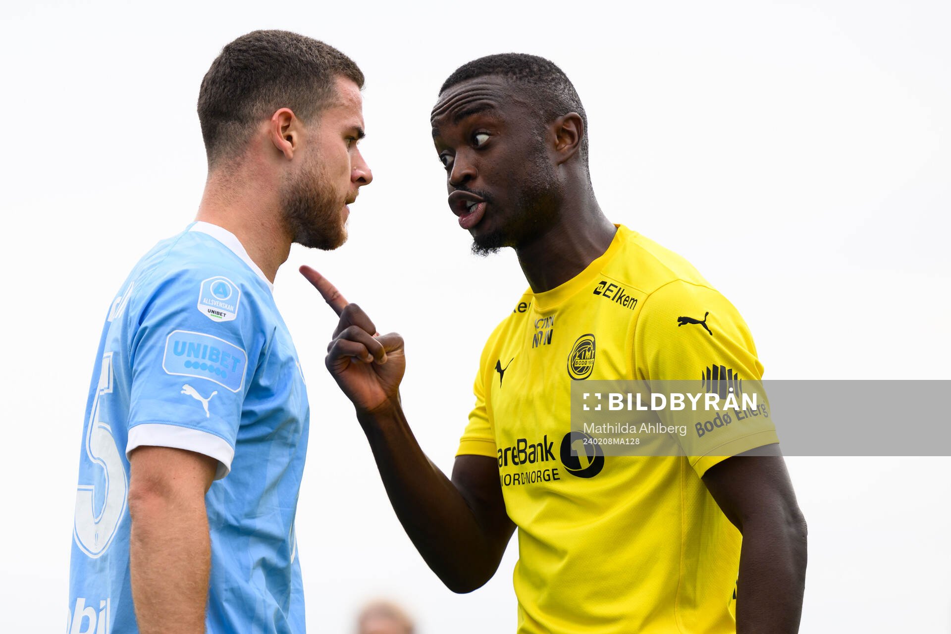 Gabriel Busanello of Malmö FF and Brice Wembangomo of
