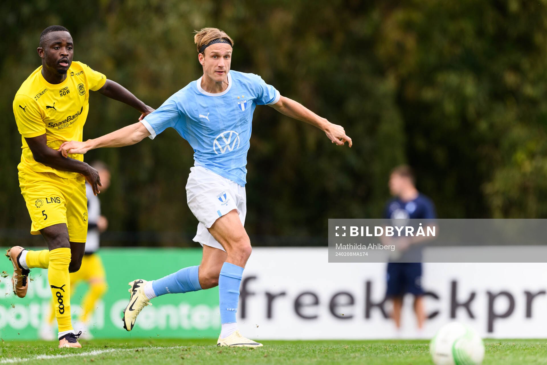 Brice Wembangomo of Bodø/Glimt and Taha Ali of Malmö FF