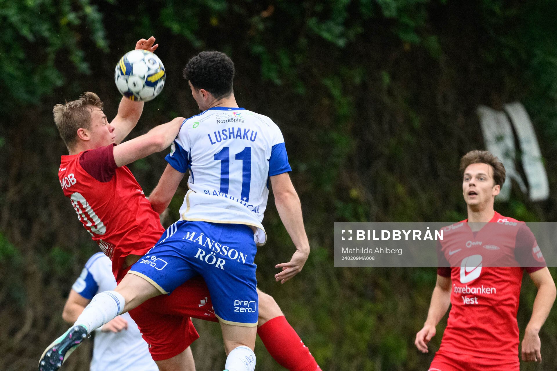 Aune Selland Heggebø of Brann and Ismet Lushaku of IFK