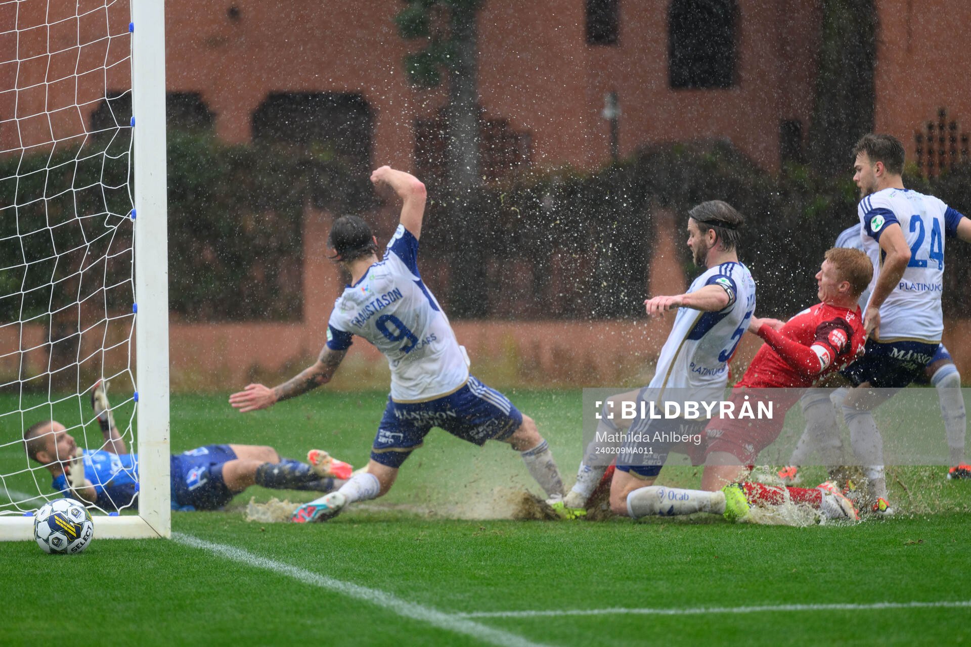 Goalkeeper Oscar Jansson, Arnor Traustason, Christoffer