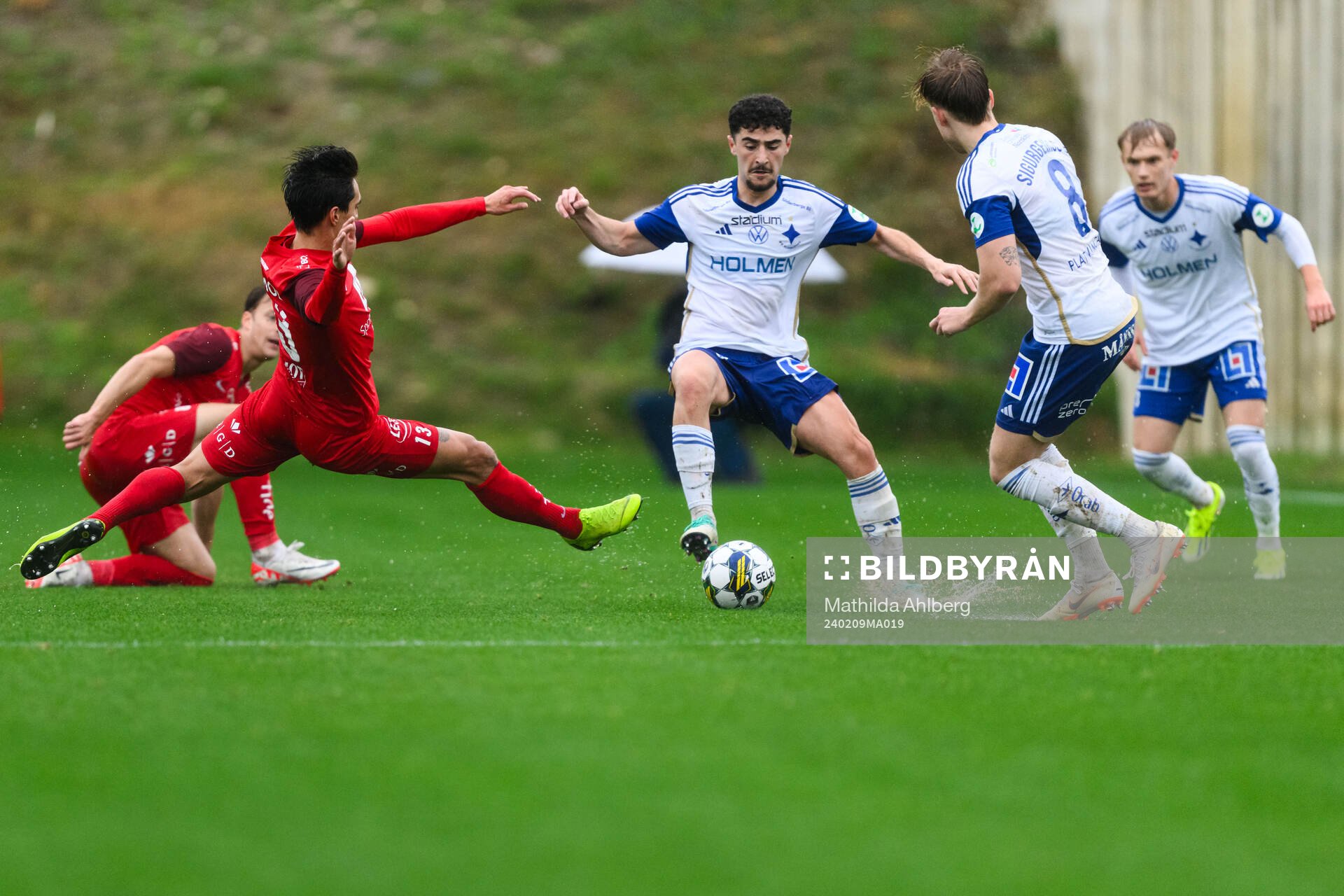 Svenn Crone of Brann and Ismet Lushaku of IFK Norrköping