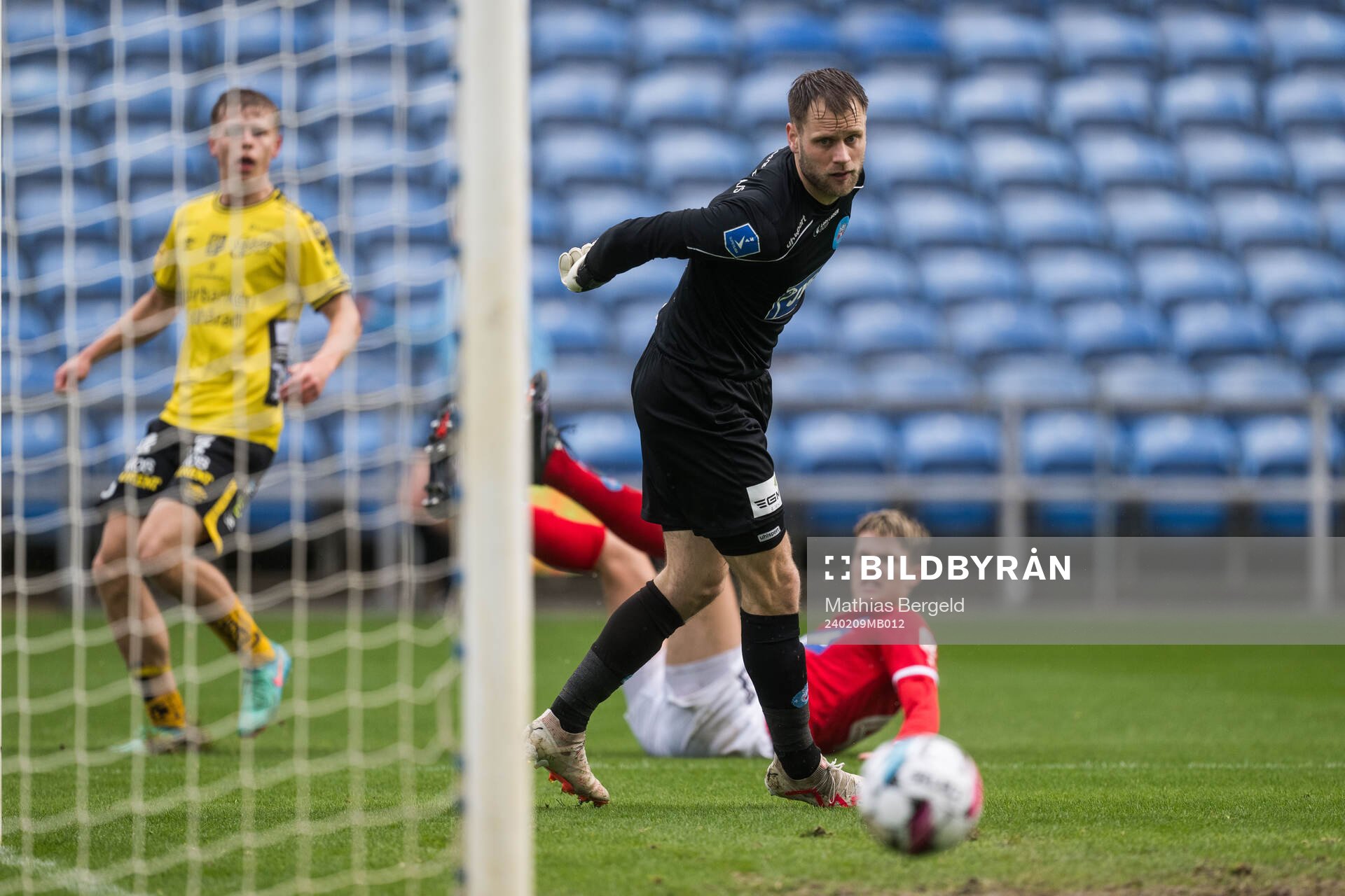 Goalkeeper Nicolai Larsen of Silkeborg