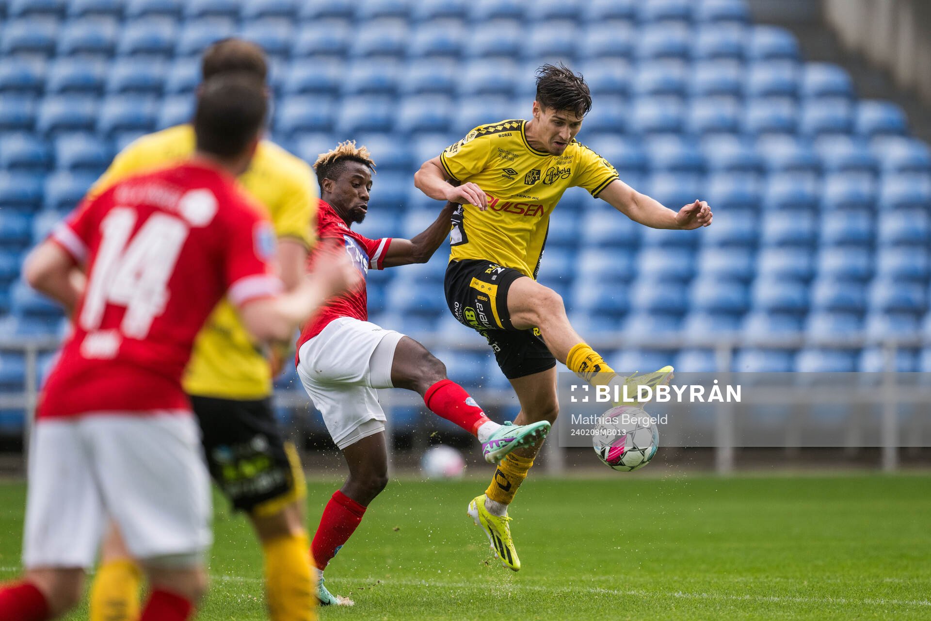 Lubambo Musonda of Silkeborg and Camil Jebara of Elfsborg