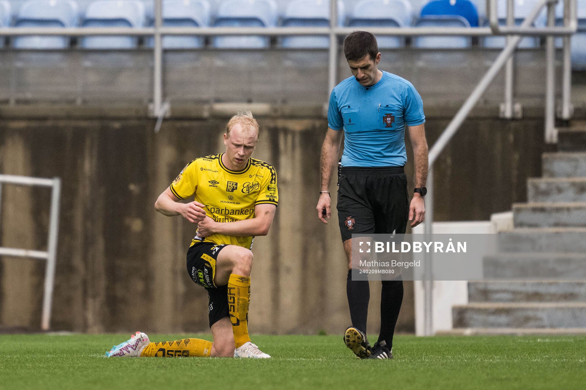 André Boman of Elfsborg and Referee Fabio Loureiro