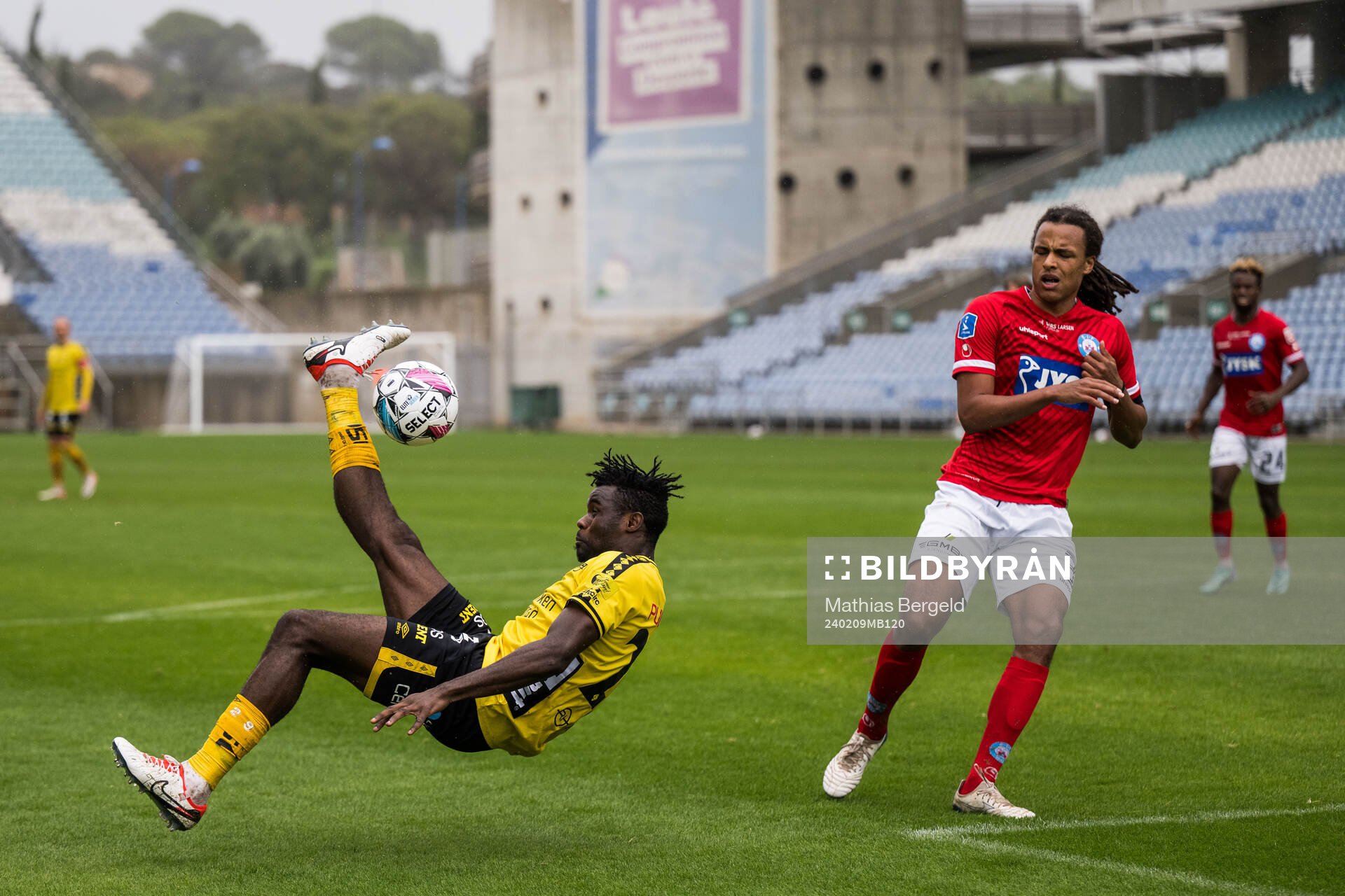 Buhari Ibrahim of Elfsborg and Robin Østrøm of Silkeborg