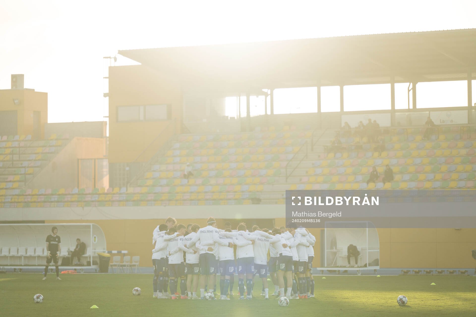 Players of IFK Göteborg gather