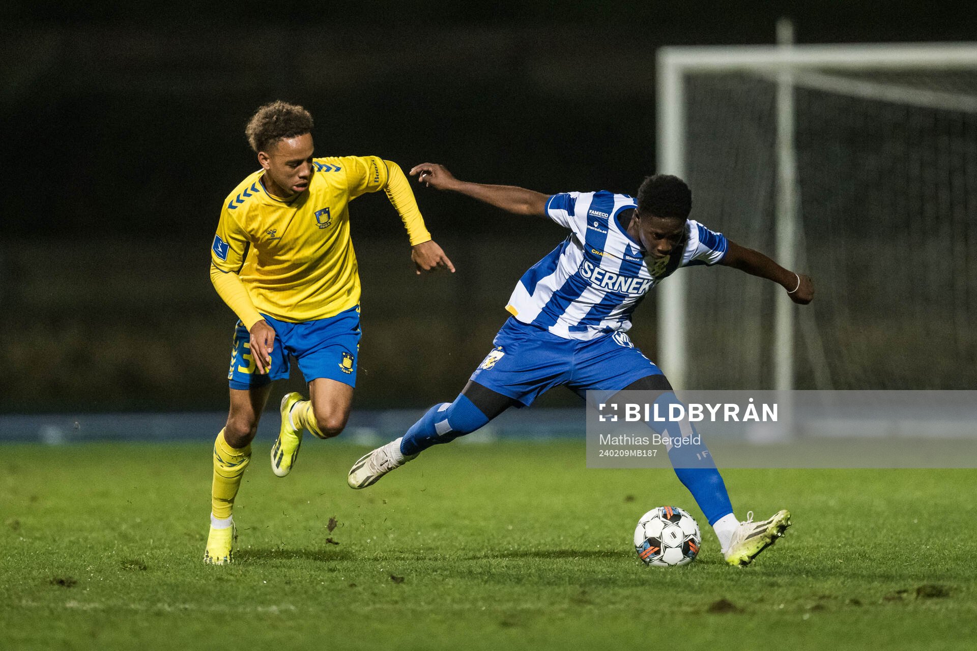 Noah Nartey of Brøndby and Abundance Salaou of IFK Göteborg during the Atlantic Cup football match between Brøndby and IFK Göteborg on February 9, 2024 in Portimao.