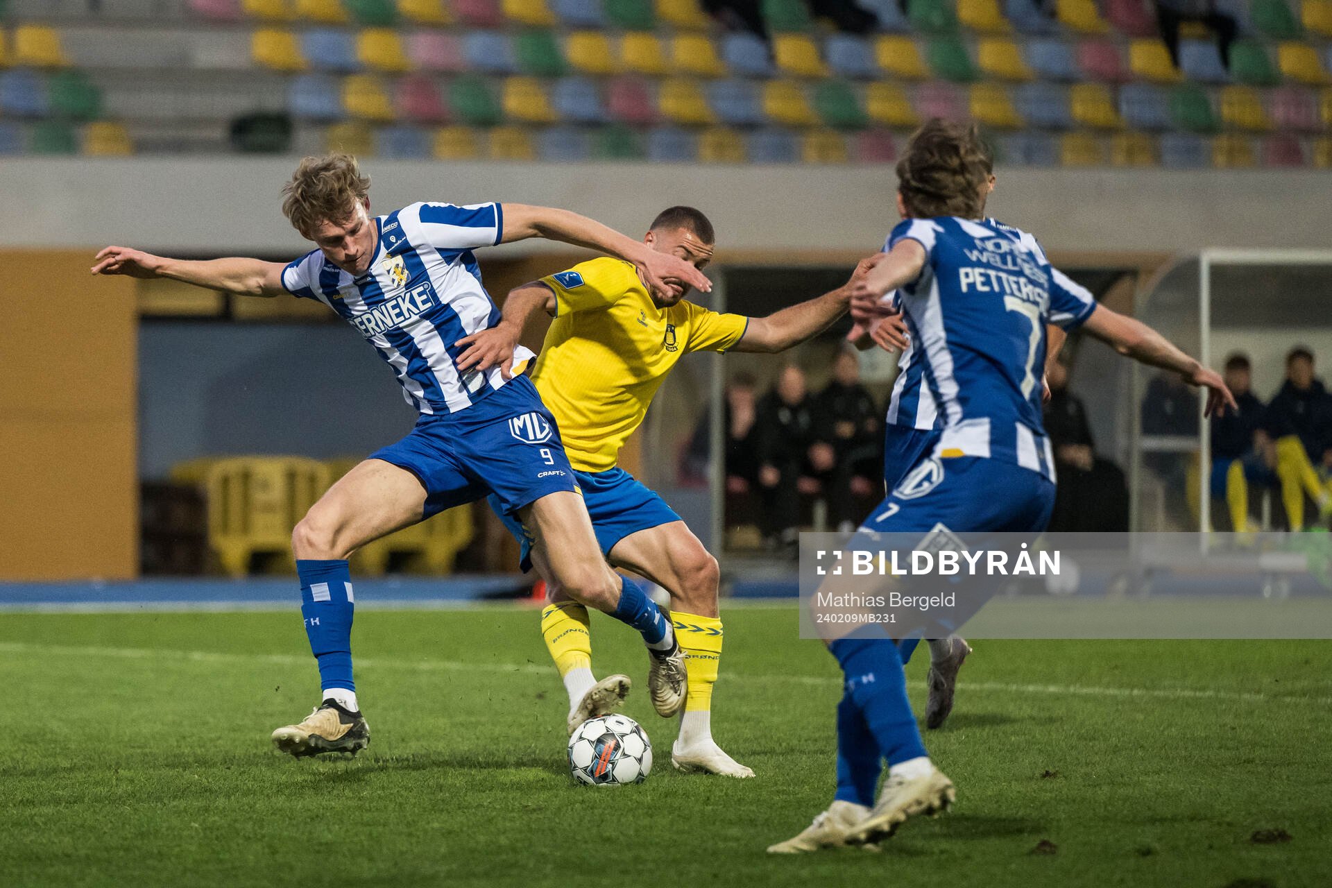 Laurs Skjellerup of IFK Göteborg and Josip Radosevic of