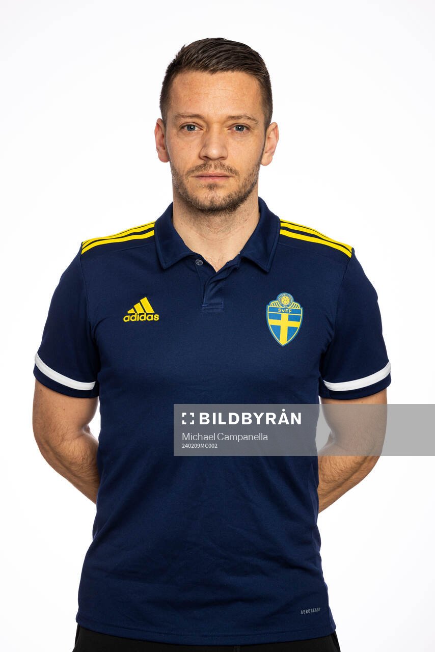 Domare Jovan Krsmanovic poserar för ett porträtt den 9 februari 2024 i Stockholm. 