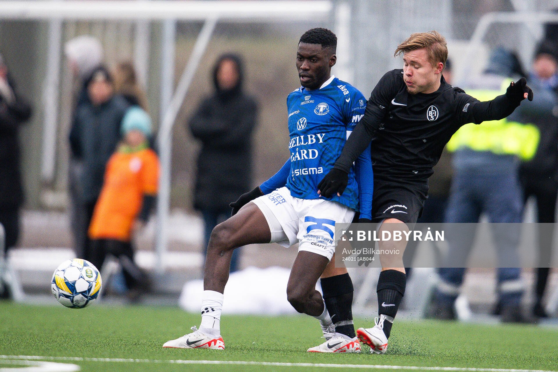 Landskronas Vincent Sundberg och Trelleborgs Emmanuel Godwin