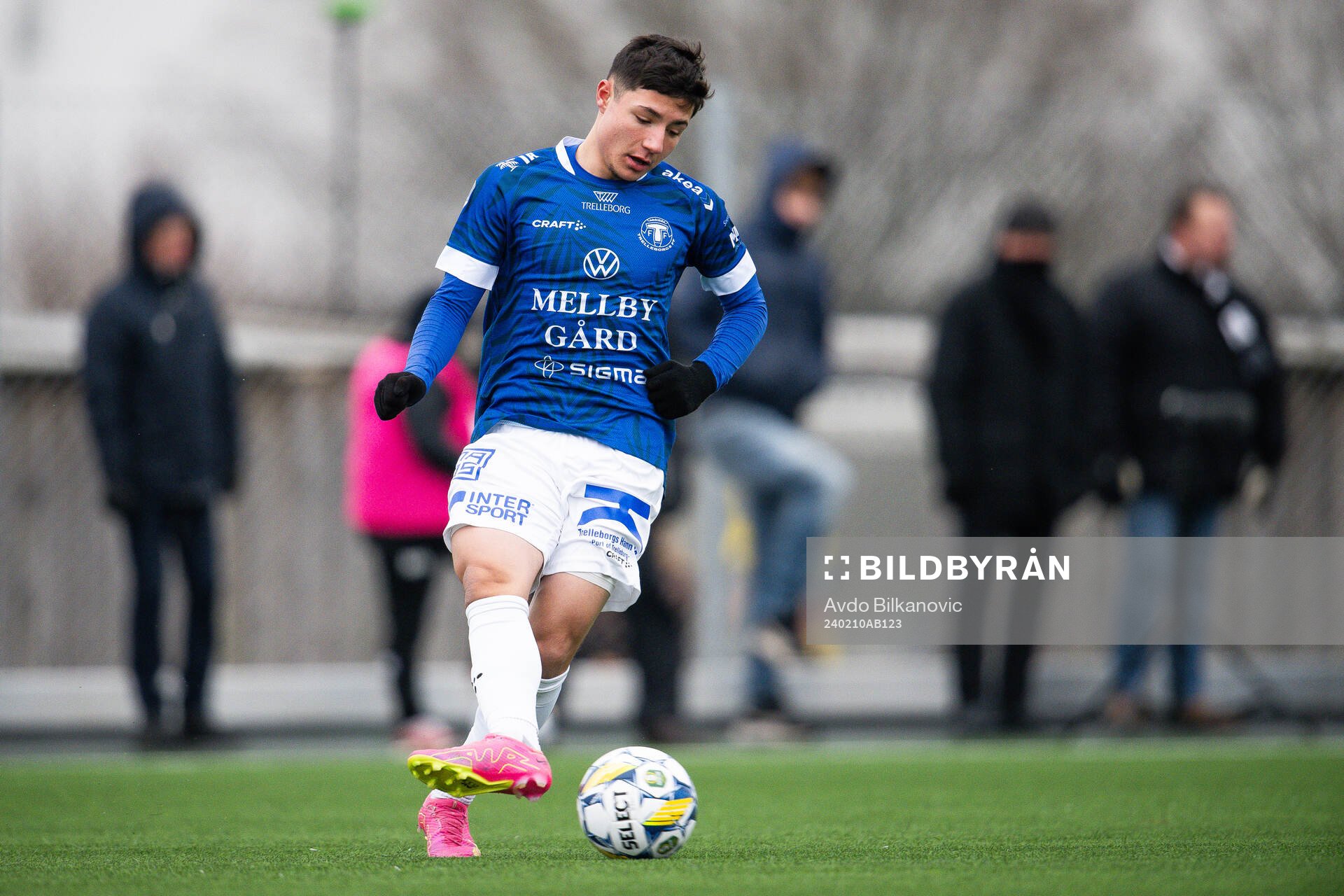 Trelleborgs Ammar Asani under fotbollsmatchen i träningsmatchen mellan Landskrona BOIS och Trelleborg den 10 februari 2024 i Landskrona.