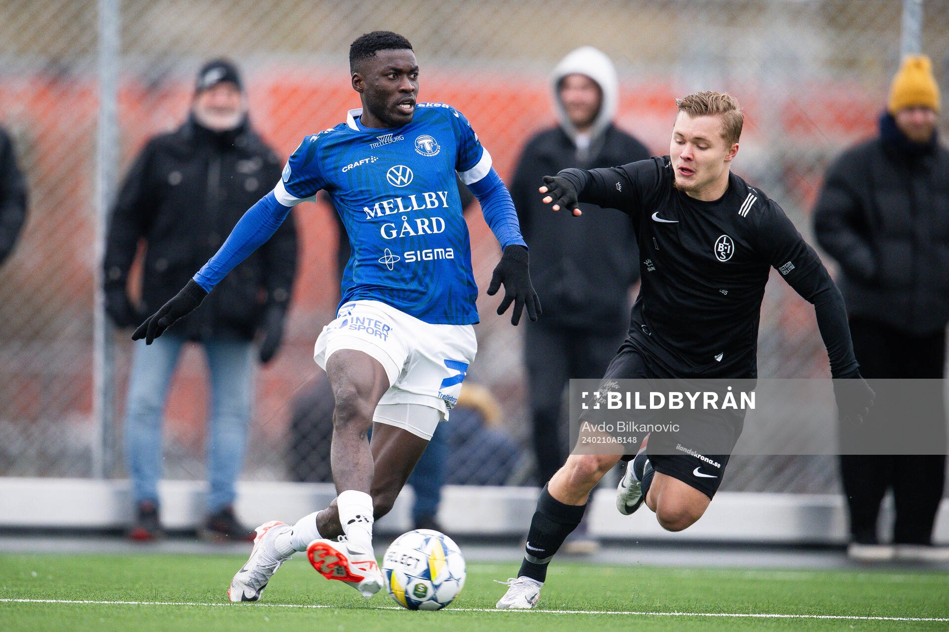Trelleborgs Emmanuel Godwin under fotbollsmatchen i träningsmatchen mellan Landskrona BOIS och Trelleborg den 10 februari 2024 i Landskrona.