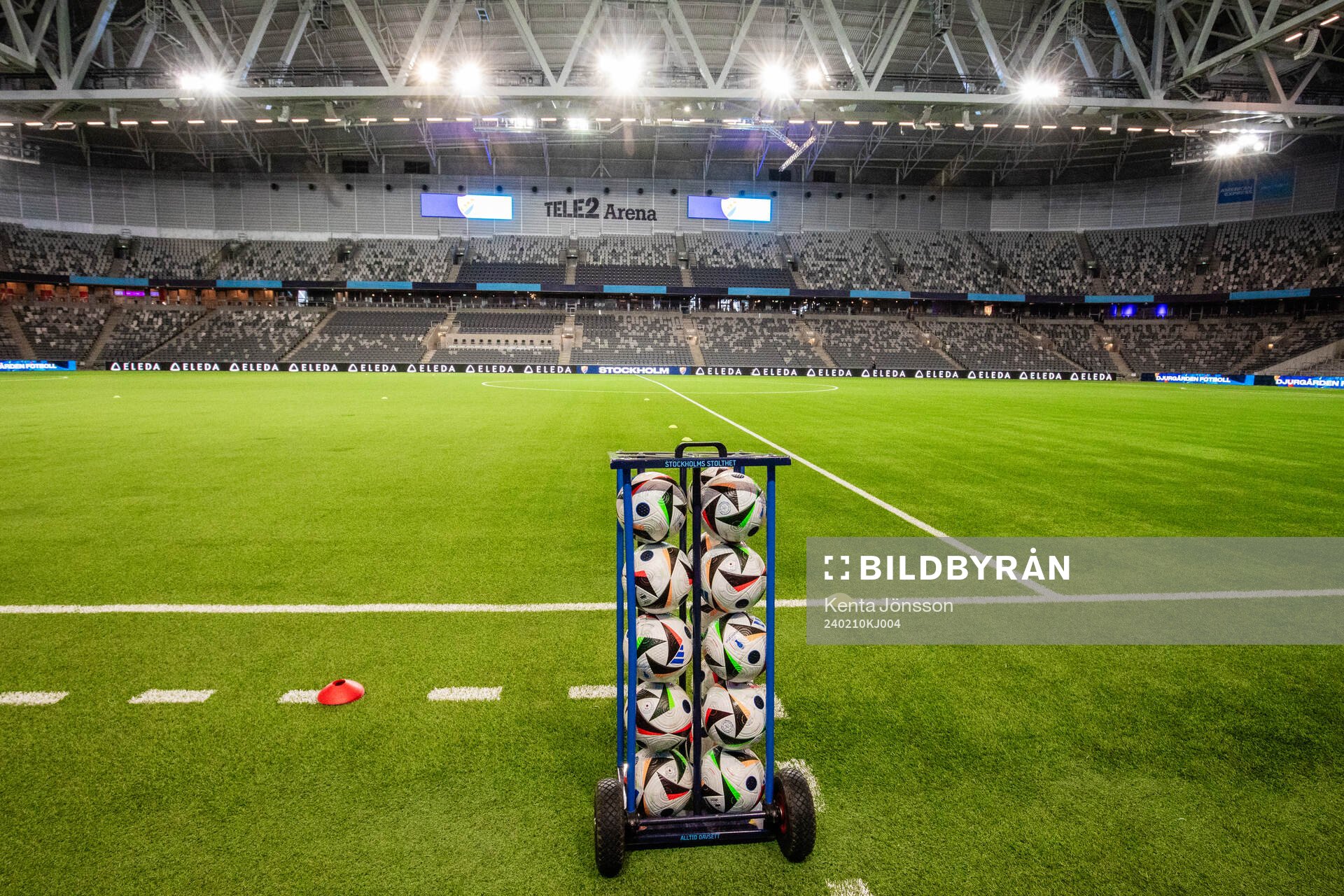 Fotbollar på Tele2 Arena inför träningsmatchen i fotboll mellan Djurgården och Viking den 10 februari 2024 i Stockholm. 