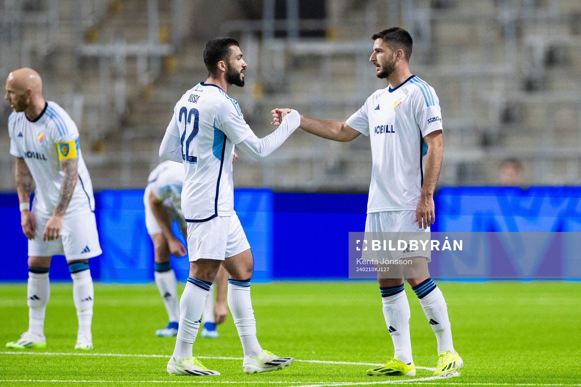 Djurgårdens Besard Sabovic jublar med Musa Gurbanli