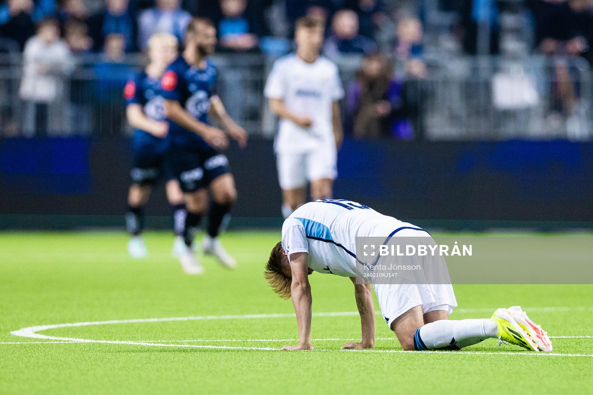Djurgårdens Oskar Fallenius har ont