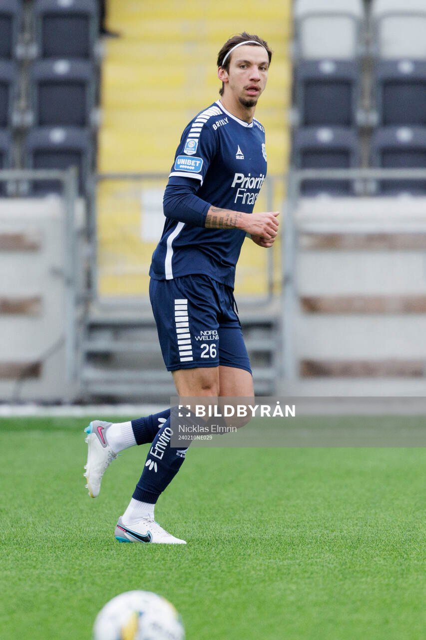 Utsiktens Kevin Rodeblad Lowe under fotbollsmatchen i träningsmatchen mellan Utsikten och Örgryte den 10 februari 2024 i Göteborg. 