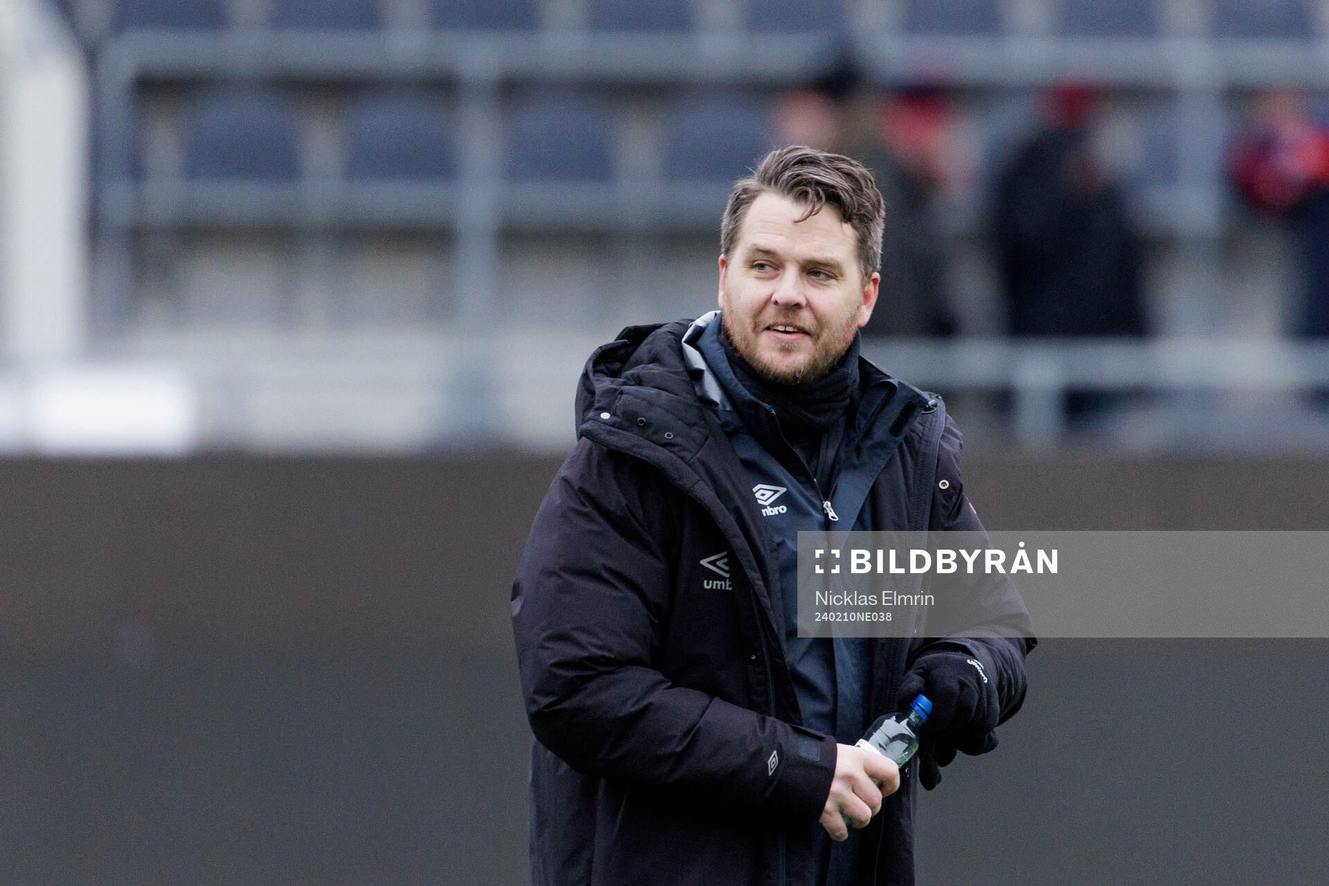 Örgrytes tränare Anders Holmberg under fotbollsmatchen i träningsmatchen mellan Utsikten och Örgryte den 10 februari 2024 i Göteborg. 