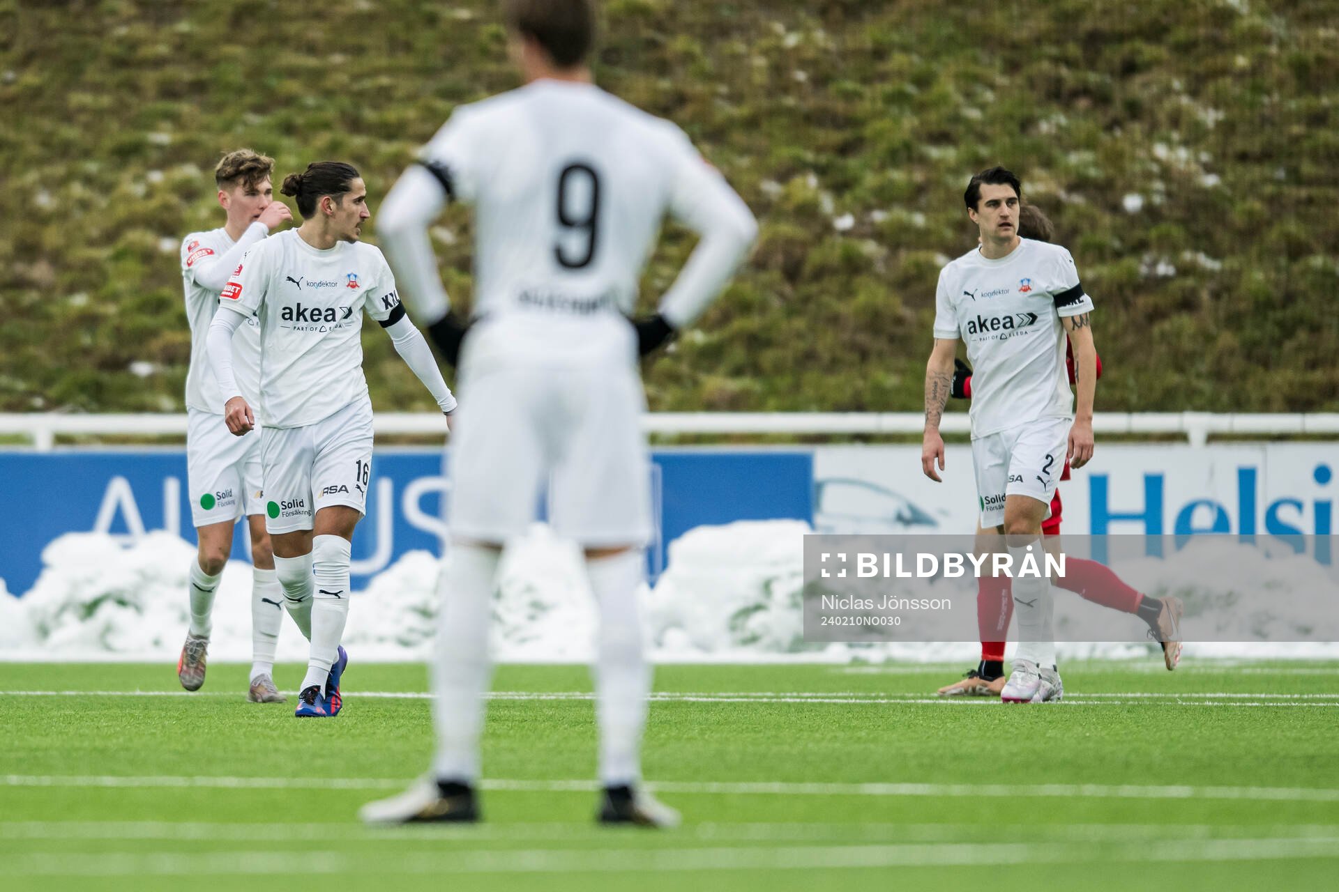 Helsingborgs Ervin Gigovic  och Jon Birkfeldt deppar