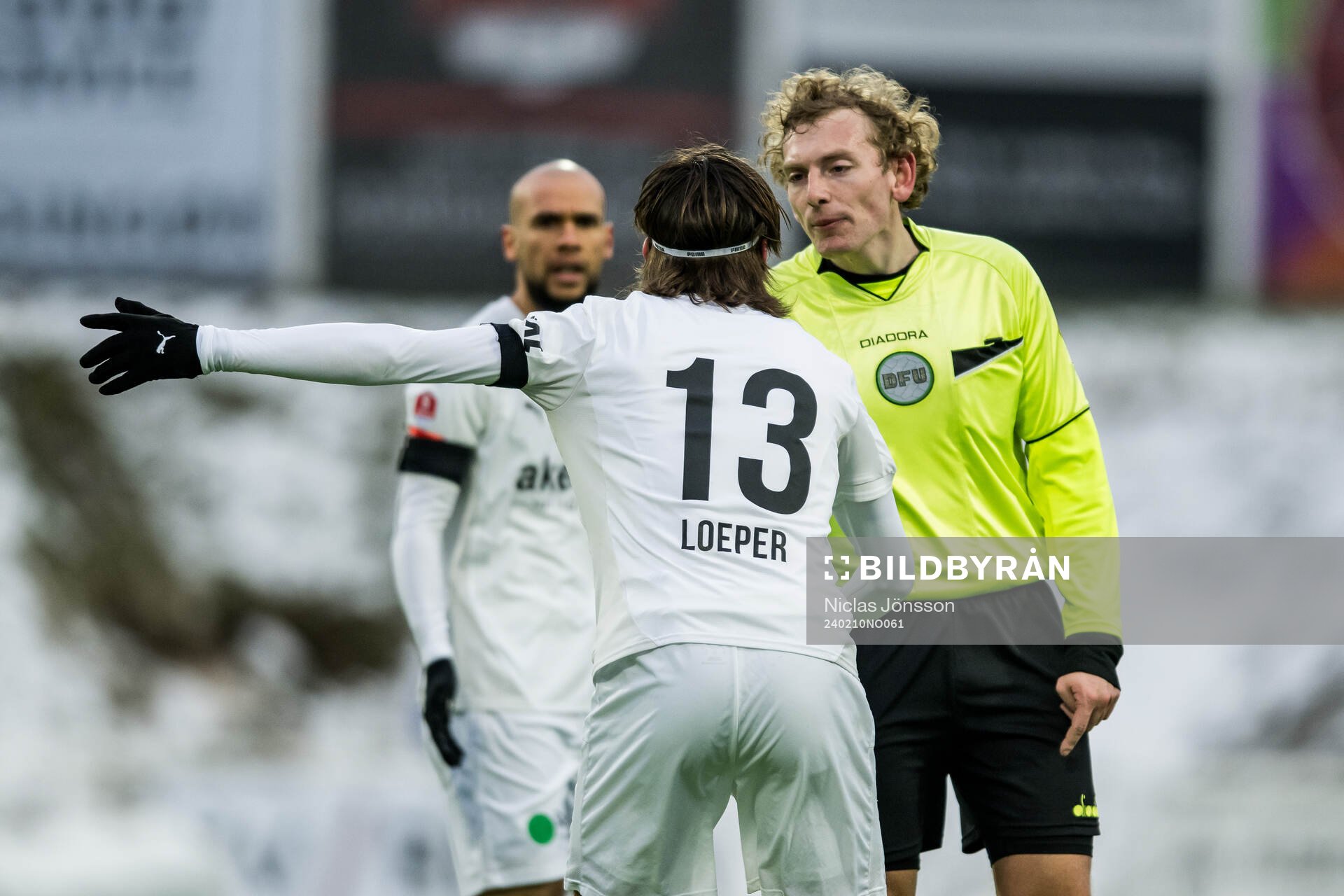 Helsingborgs Wilhelm Loeper reagerar mot domaren