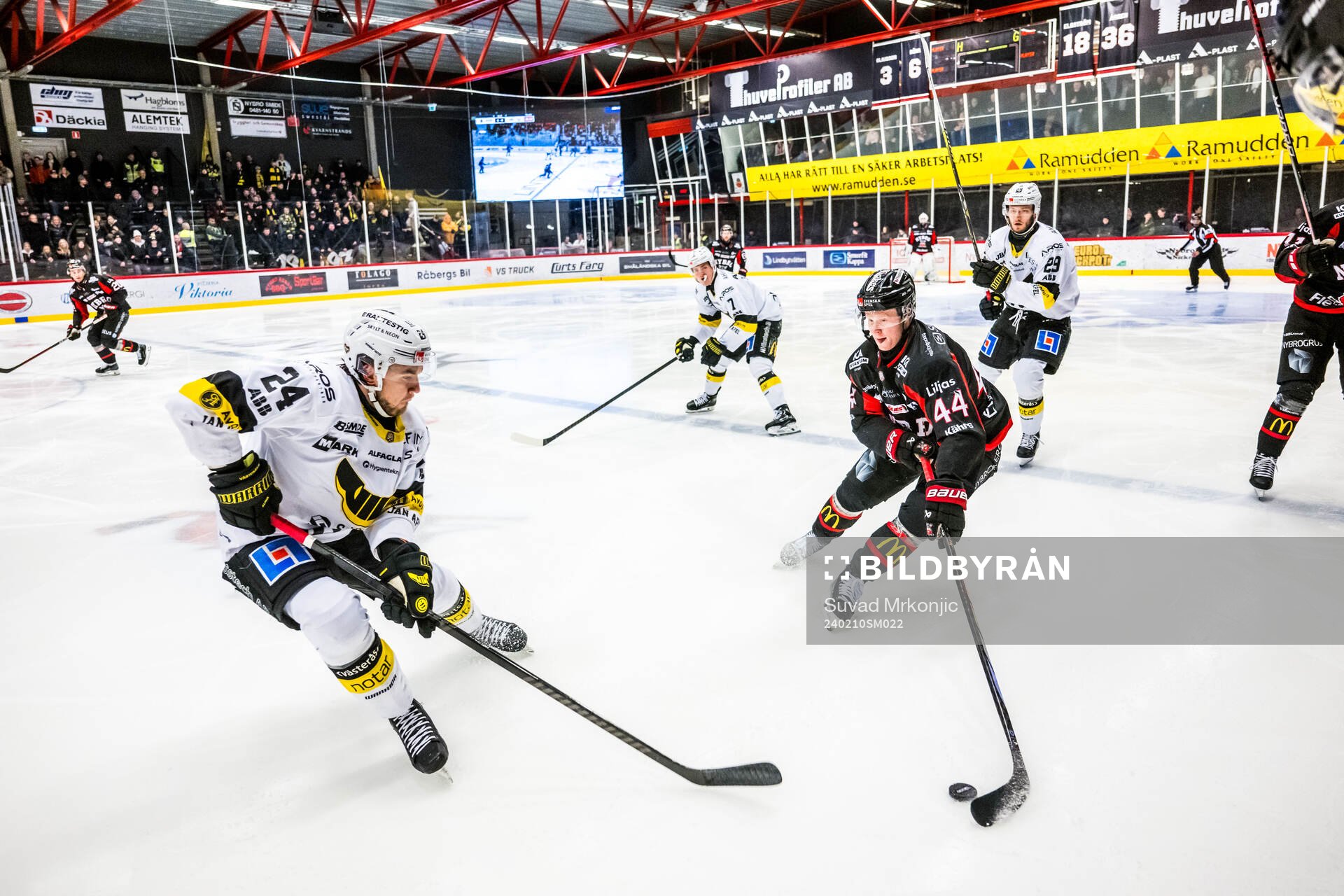 Västerås Kyle Topping och Nybros Aleksi Ainali