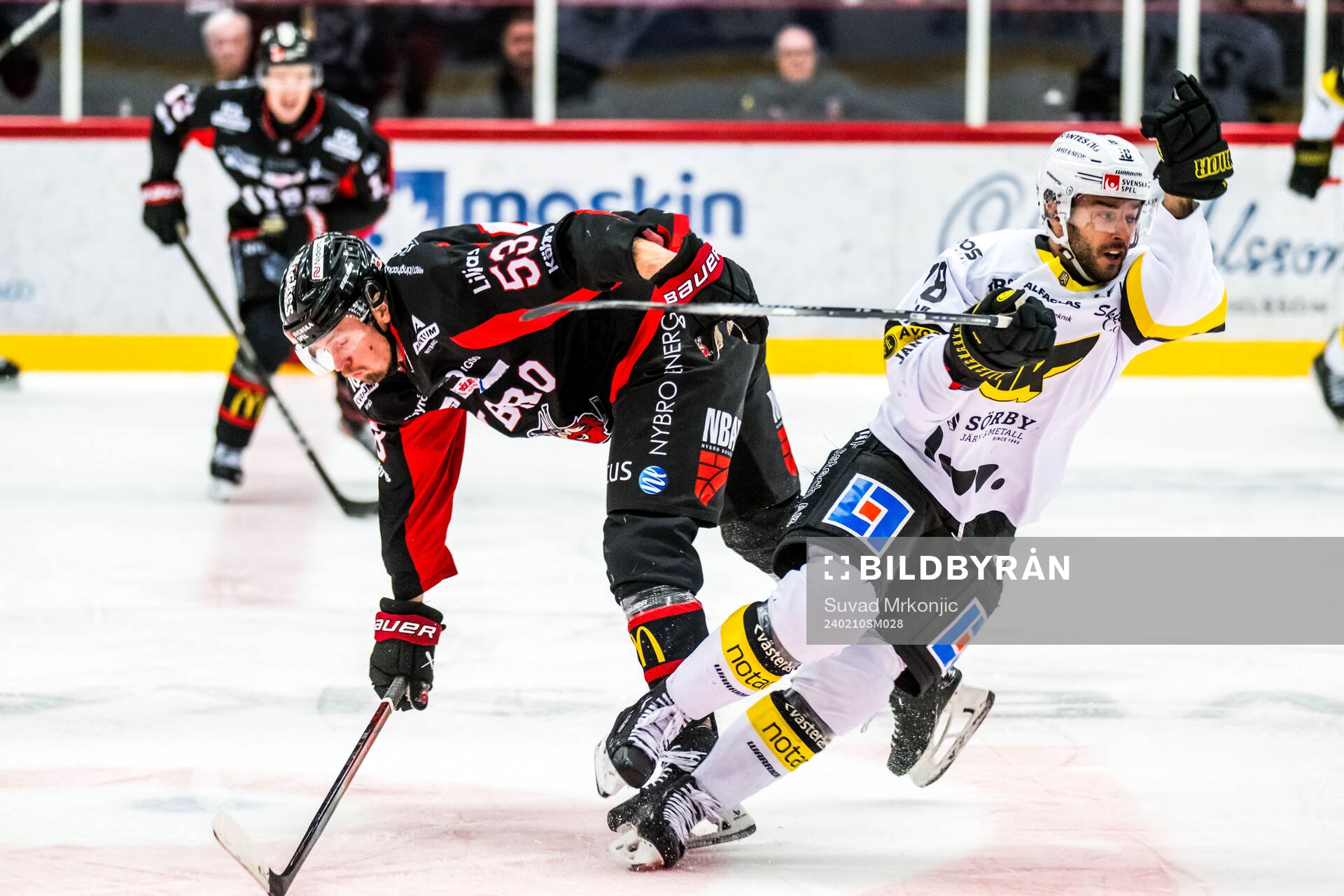 Nybros Jesper Mångs och Västerås Shane Gersich