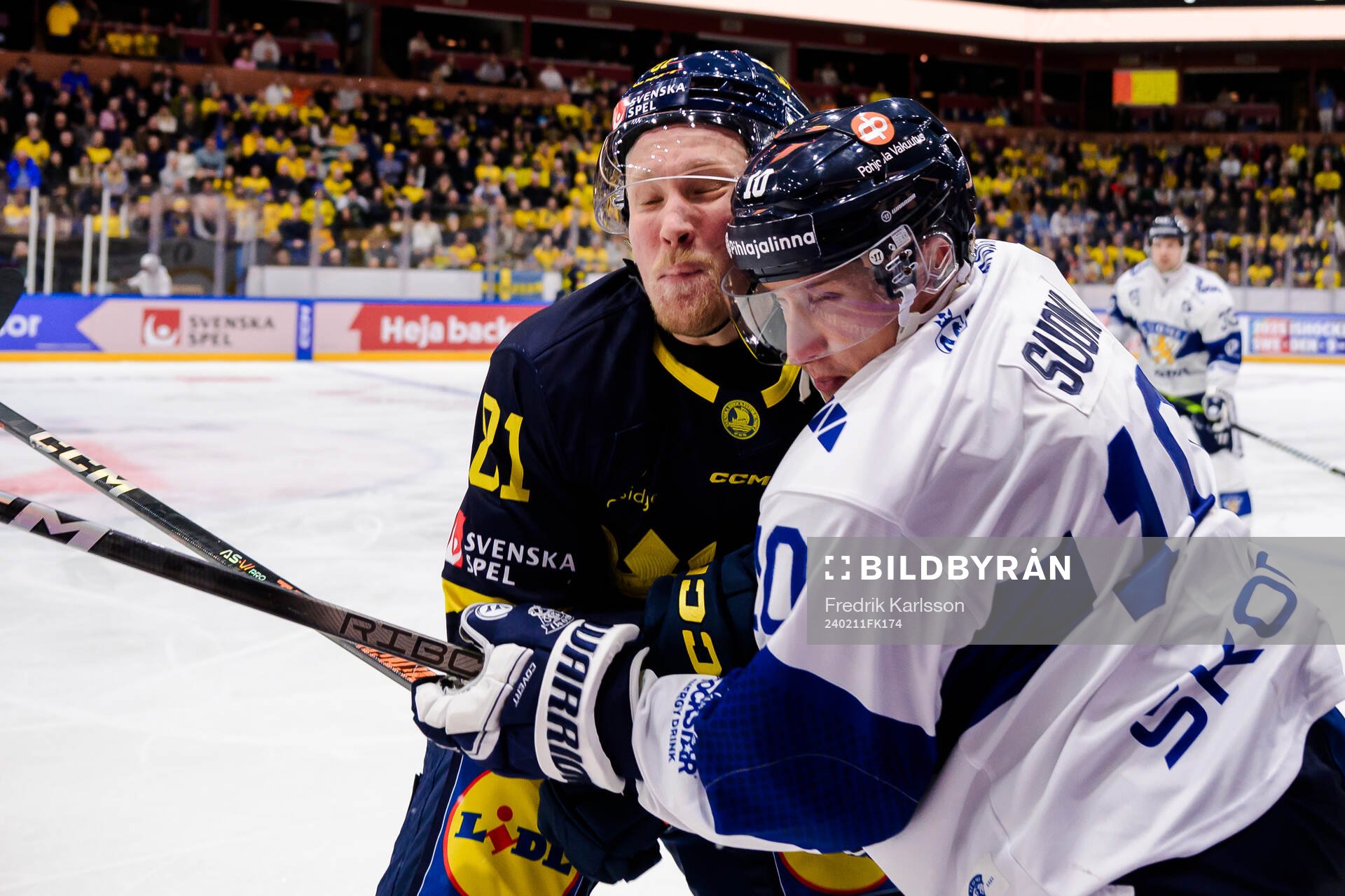 Marcus Sylvegård of Sweden and Eemeli Suomi of Finland