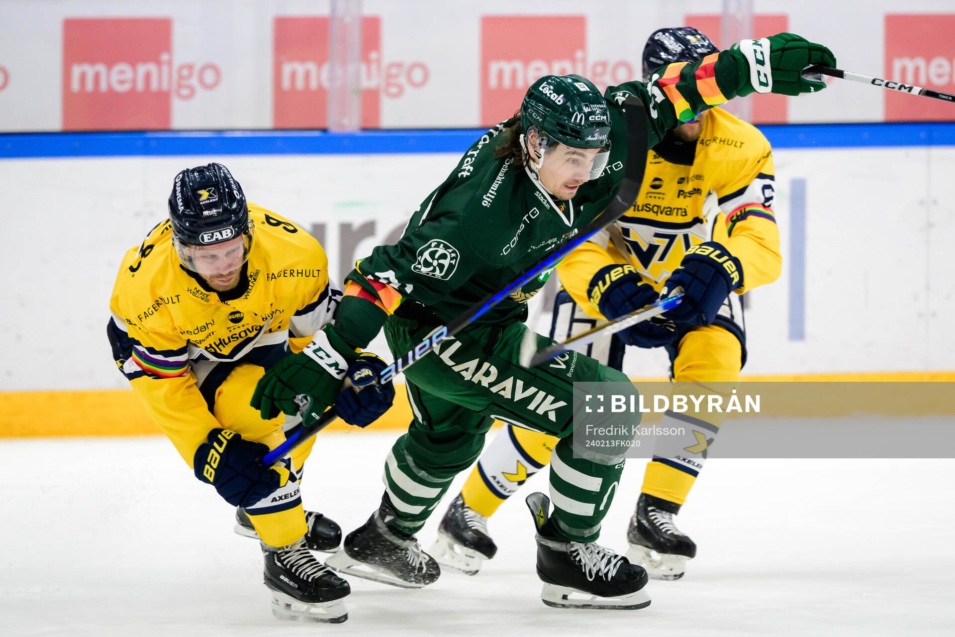 HV71s Mattias Tedenby och Färjestads David Tomasek