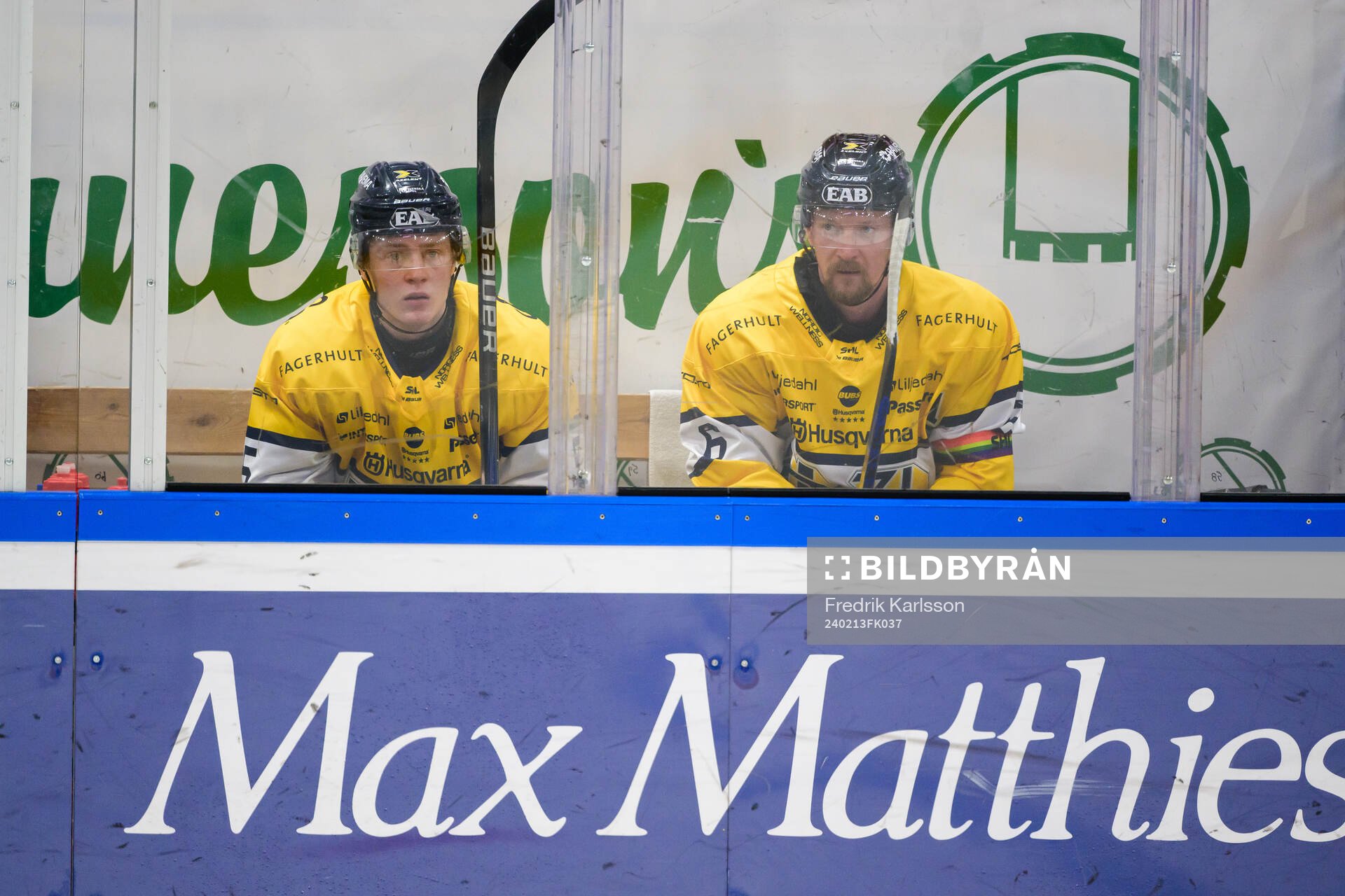 HV71s Victor Sjöholm och Anton Strålman i utvisningsbåset