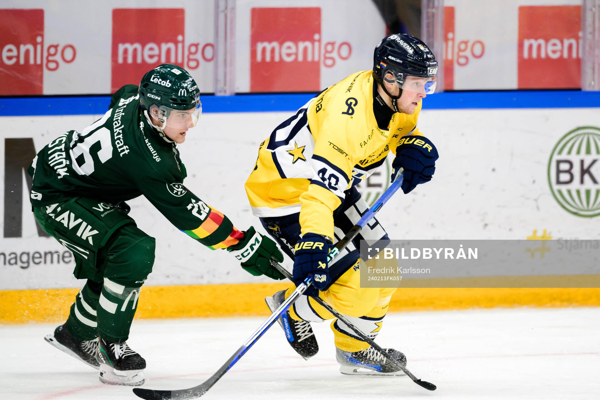 Färjestads Joel Nyström och HV71s Oskar Stål-Lyrenäs