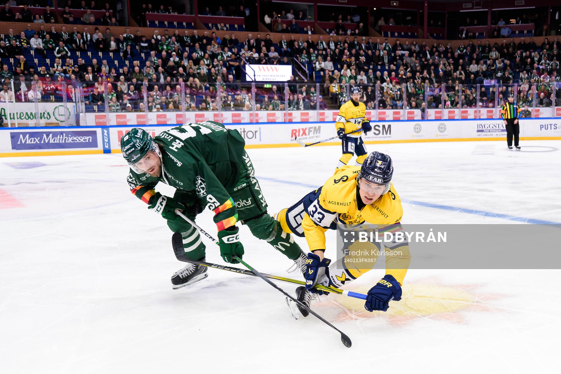Färjestads Linus Johansson och HV71s Måns Lindbäck