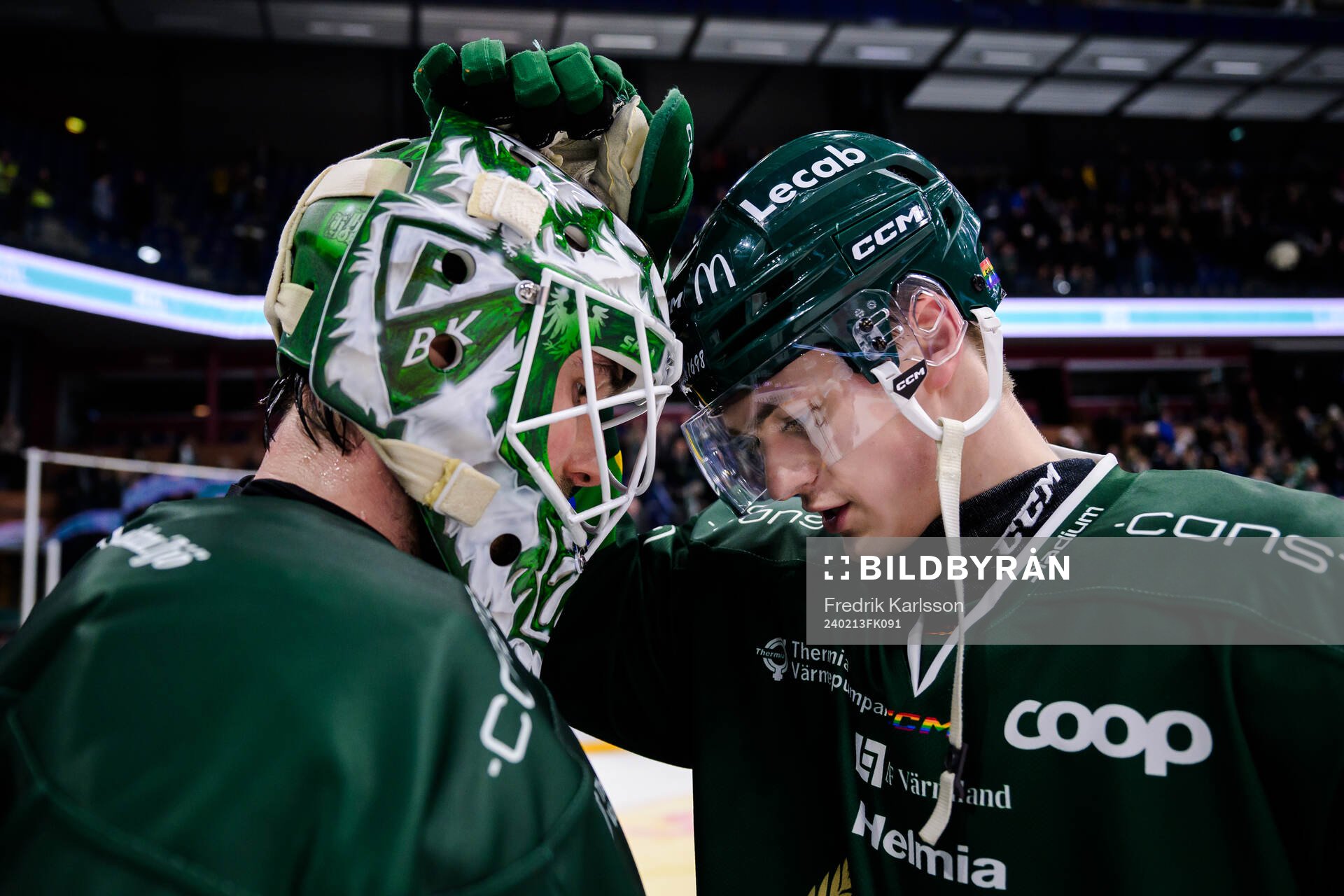 Färjestads målvakt Maxime Lagacé och Lucas Forsell jublar