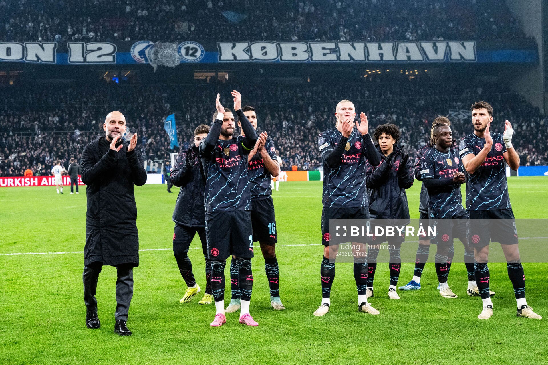 Players of Manchester City celebrate