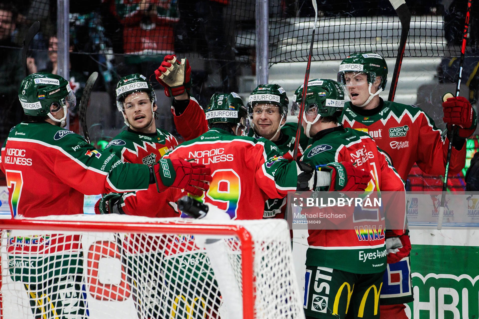 Frölundas Carl Klingberg jublar med lagkamrater