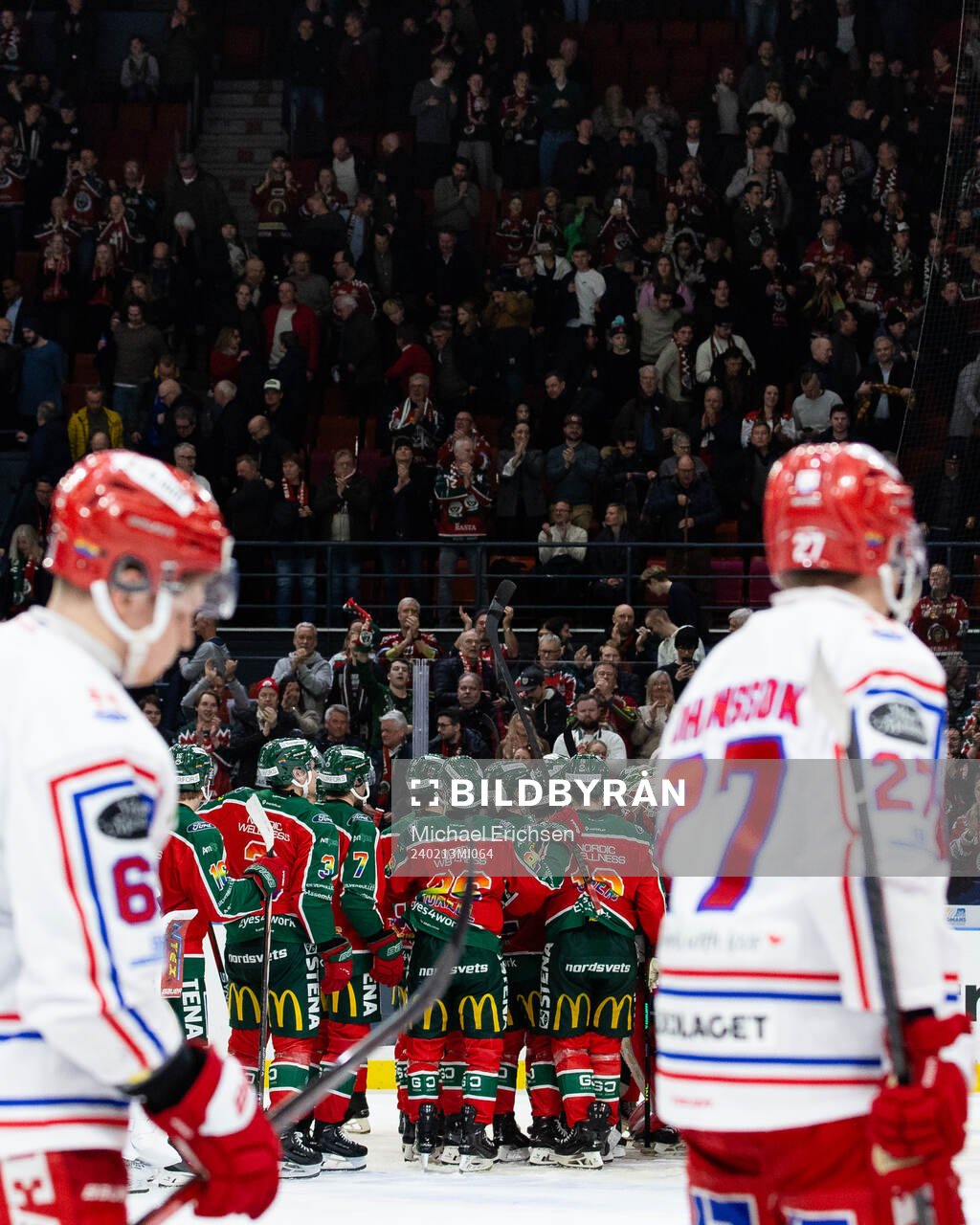 Frölundas spelare jublar
