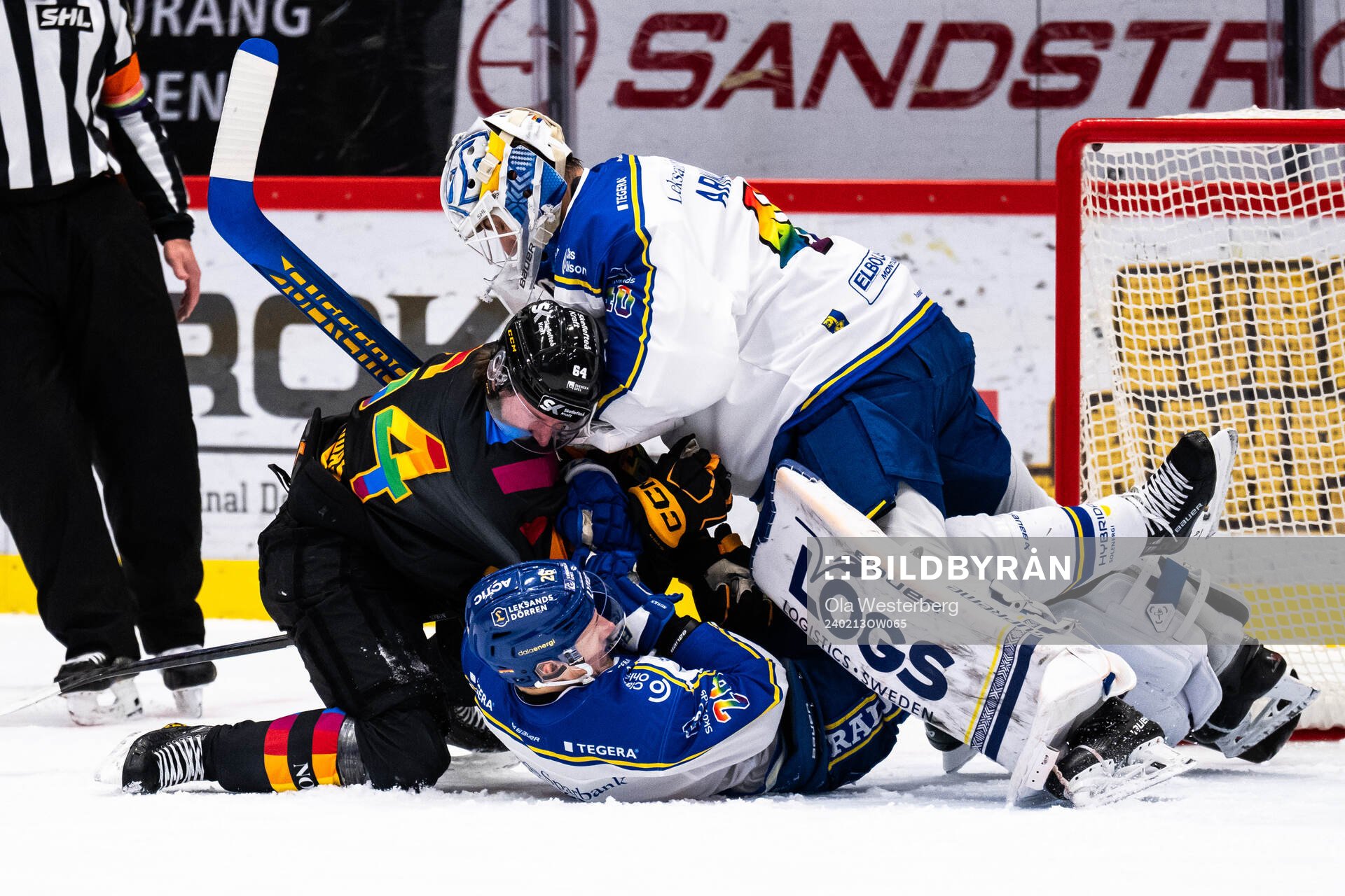 Leksands Patrik Norén och målvakt Mantas Armalis mot