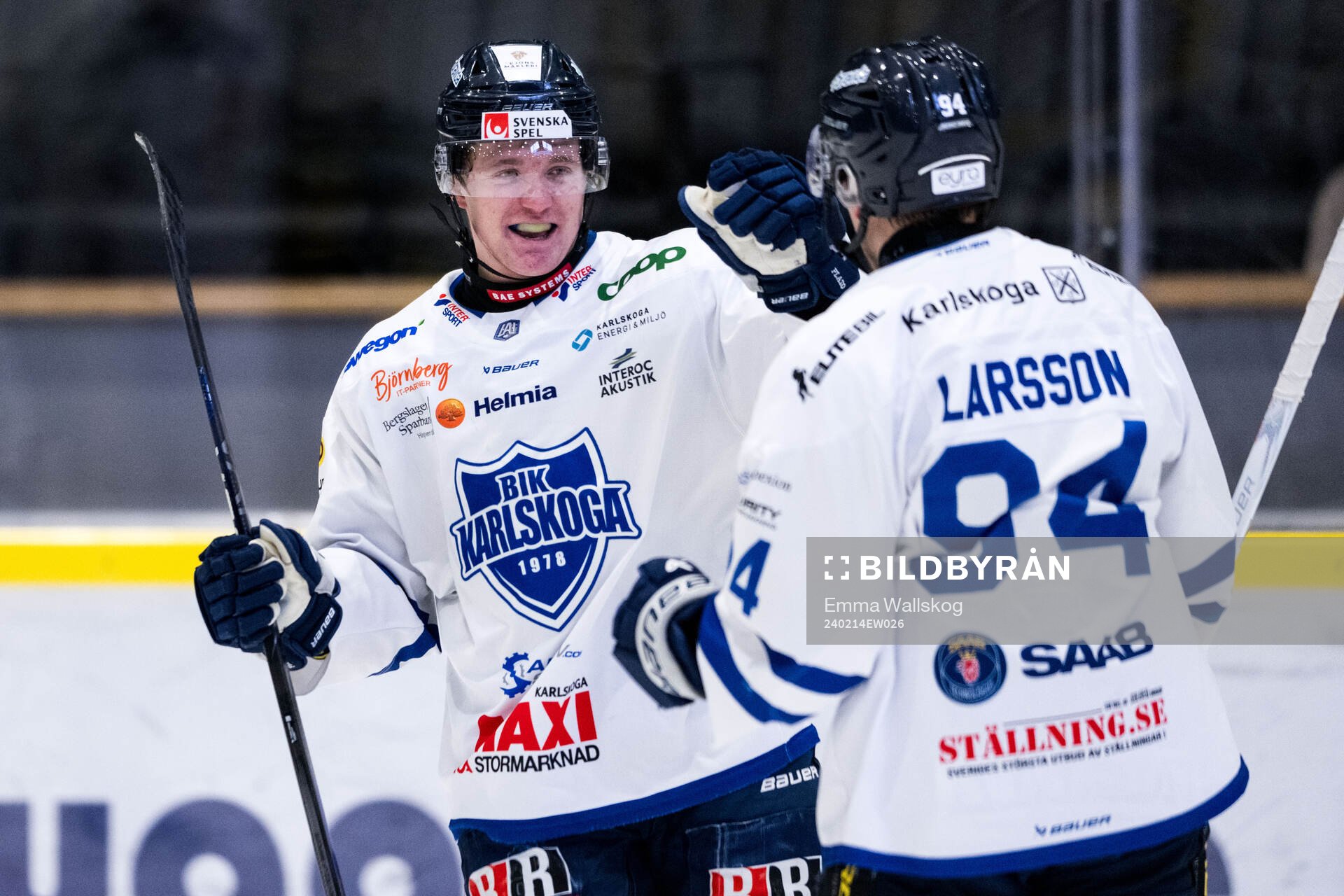 Karlskogas Hampus Plato och Henrik Larsson jublar