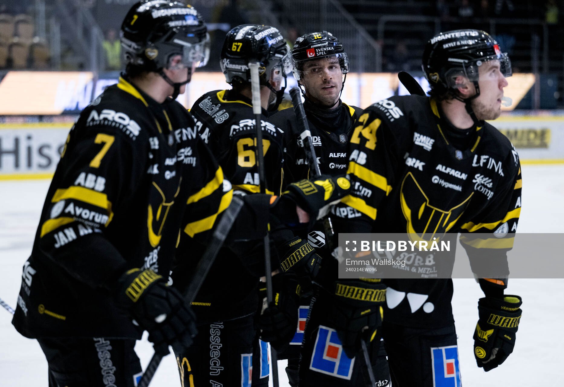 Västerås Shane Gersich jublar med lagkamrater
