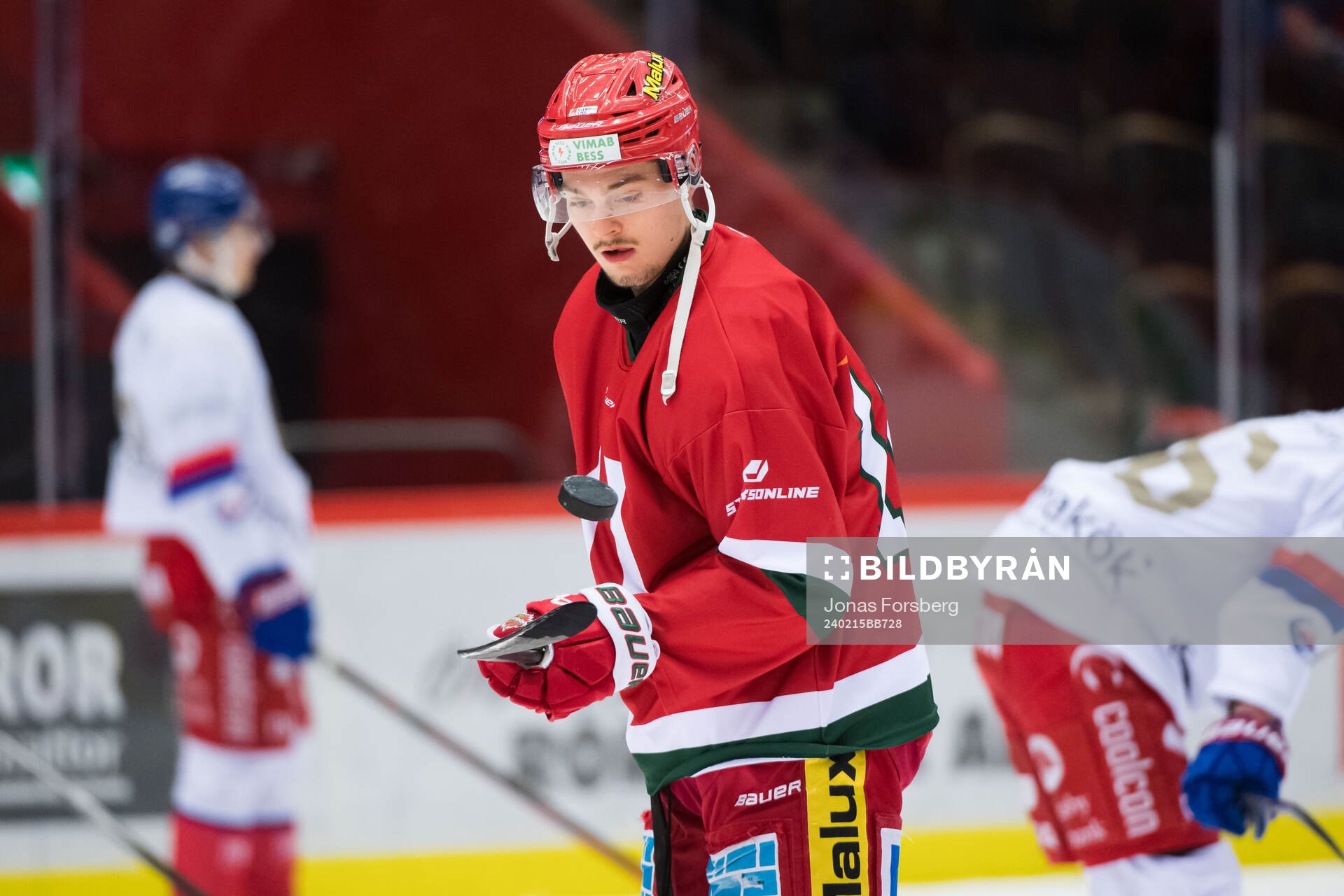MoDos Sampo Ranta innan ishockeymatchen i SHL mellan MoDo
