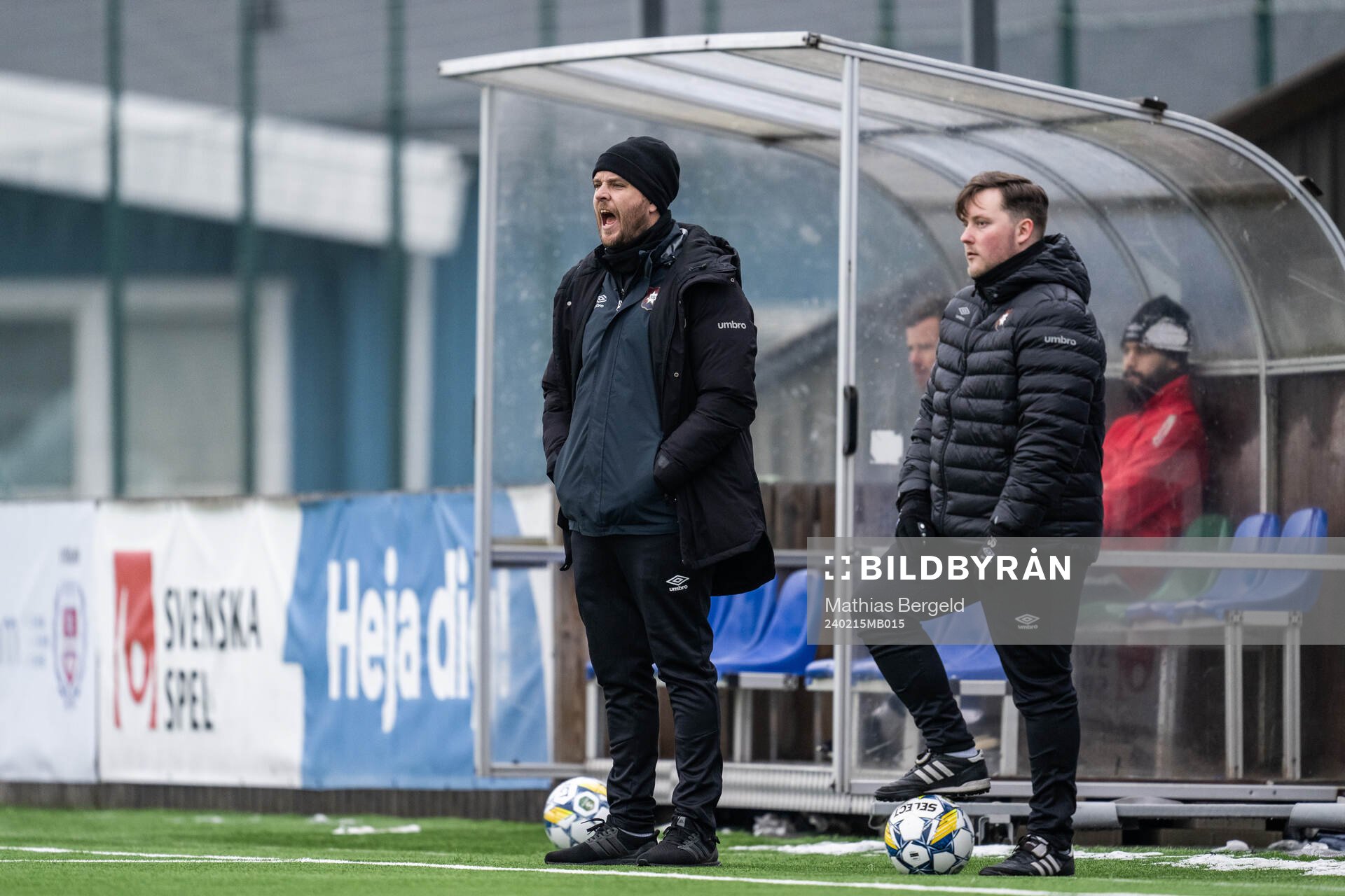 Tränare Andreas Holmberg och assisterande tränare Jesper
