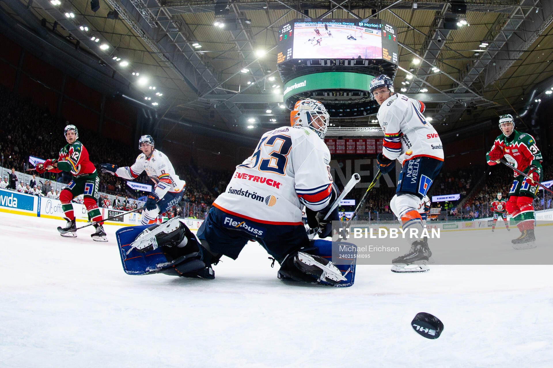 Frölundas Max Friberg skjuter 4-2 i mål bakom Växjös