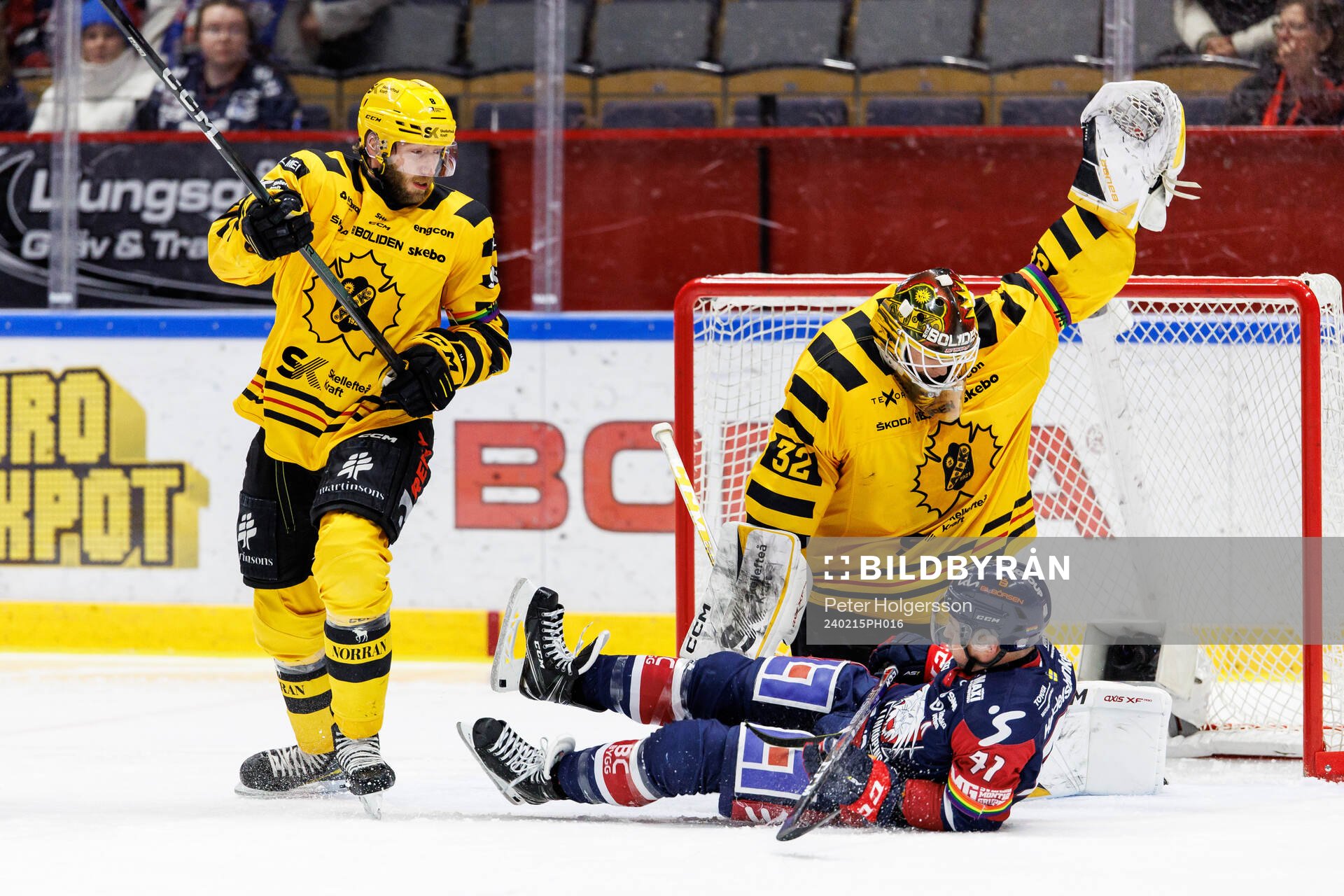 Skellefteås Petter Granberg och målvakt Linus