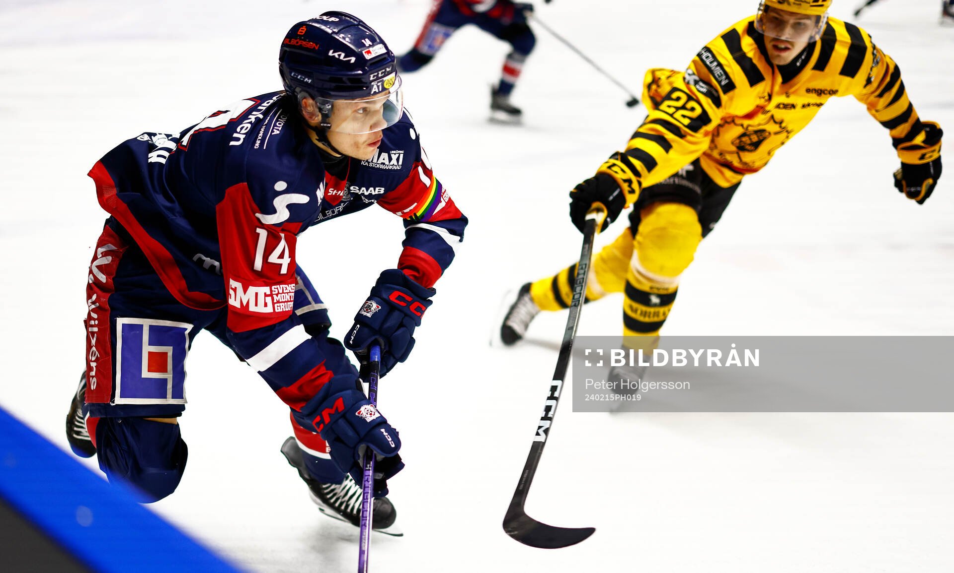uLinköpings Arvid Costmar nder ishockeymatchen i SHL
