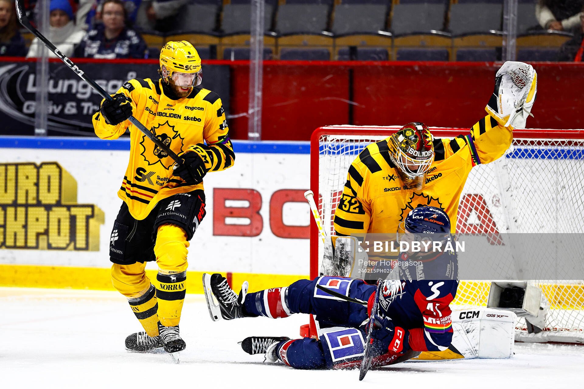 Skellefteås Petter Granberg, målvakt Linus Söderström