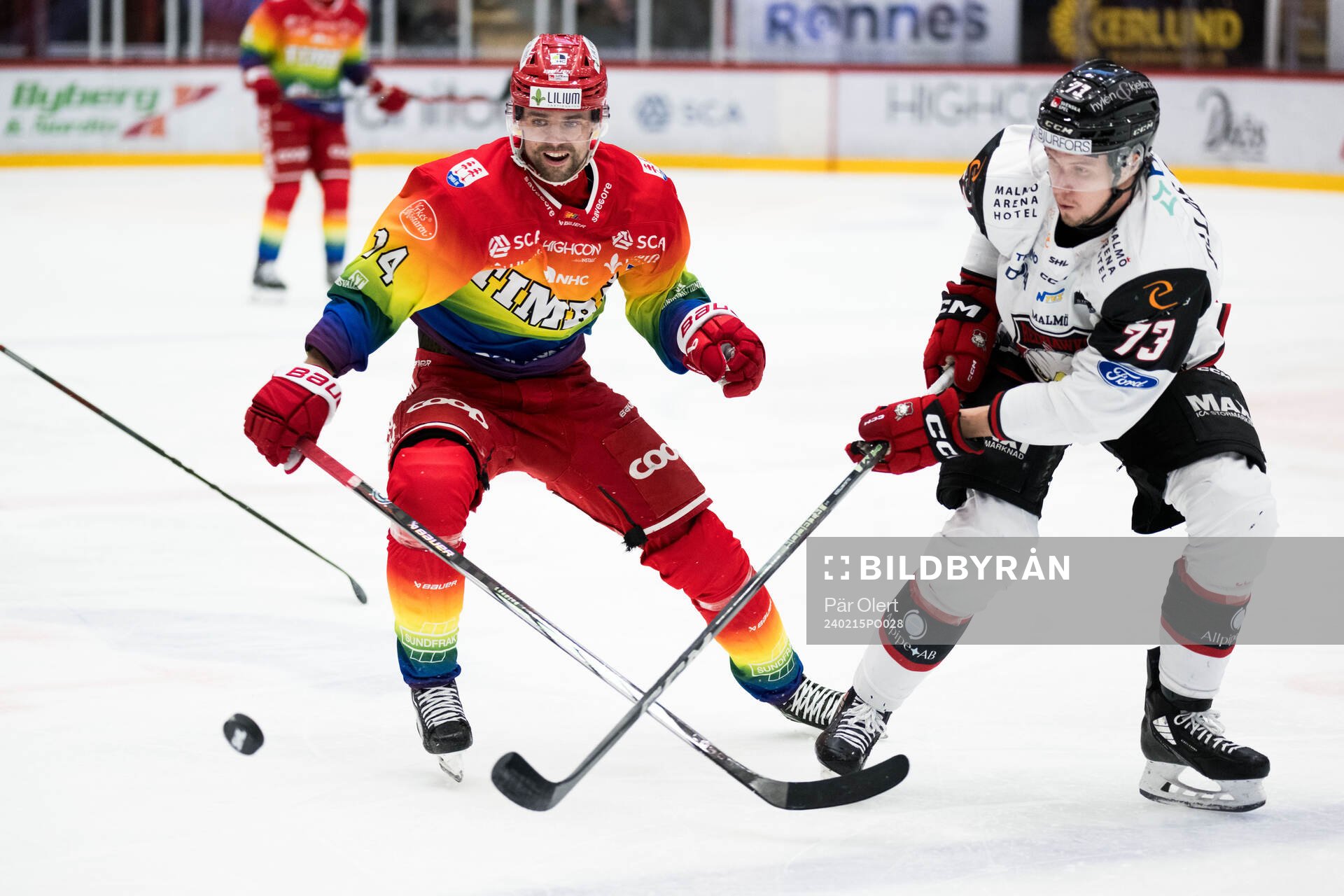 Timrås Emil Pettersson och Malmö Redhawks Adam Ollas