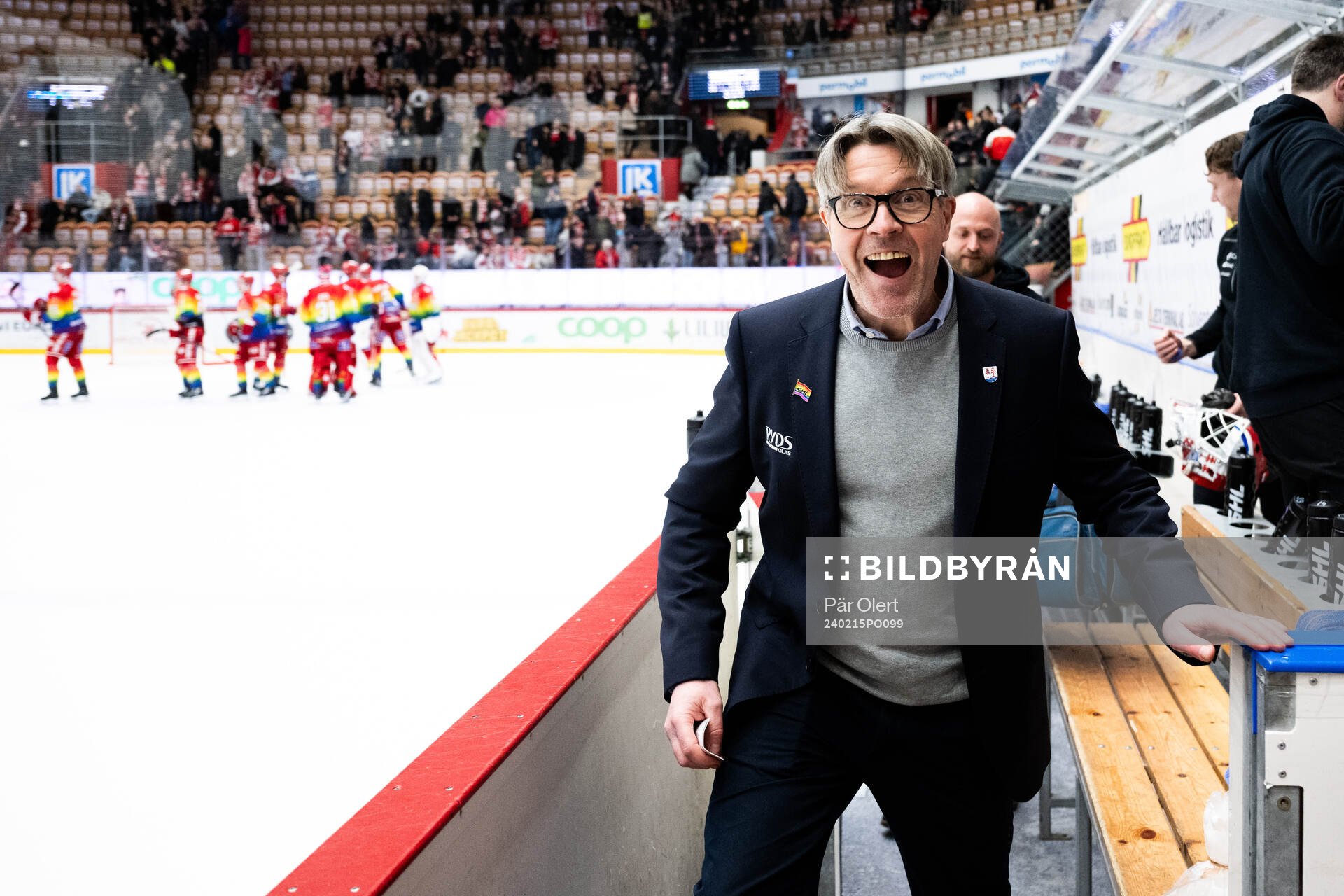 Timrås tränare Anders Karlsson jublar